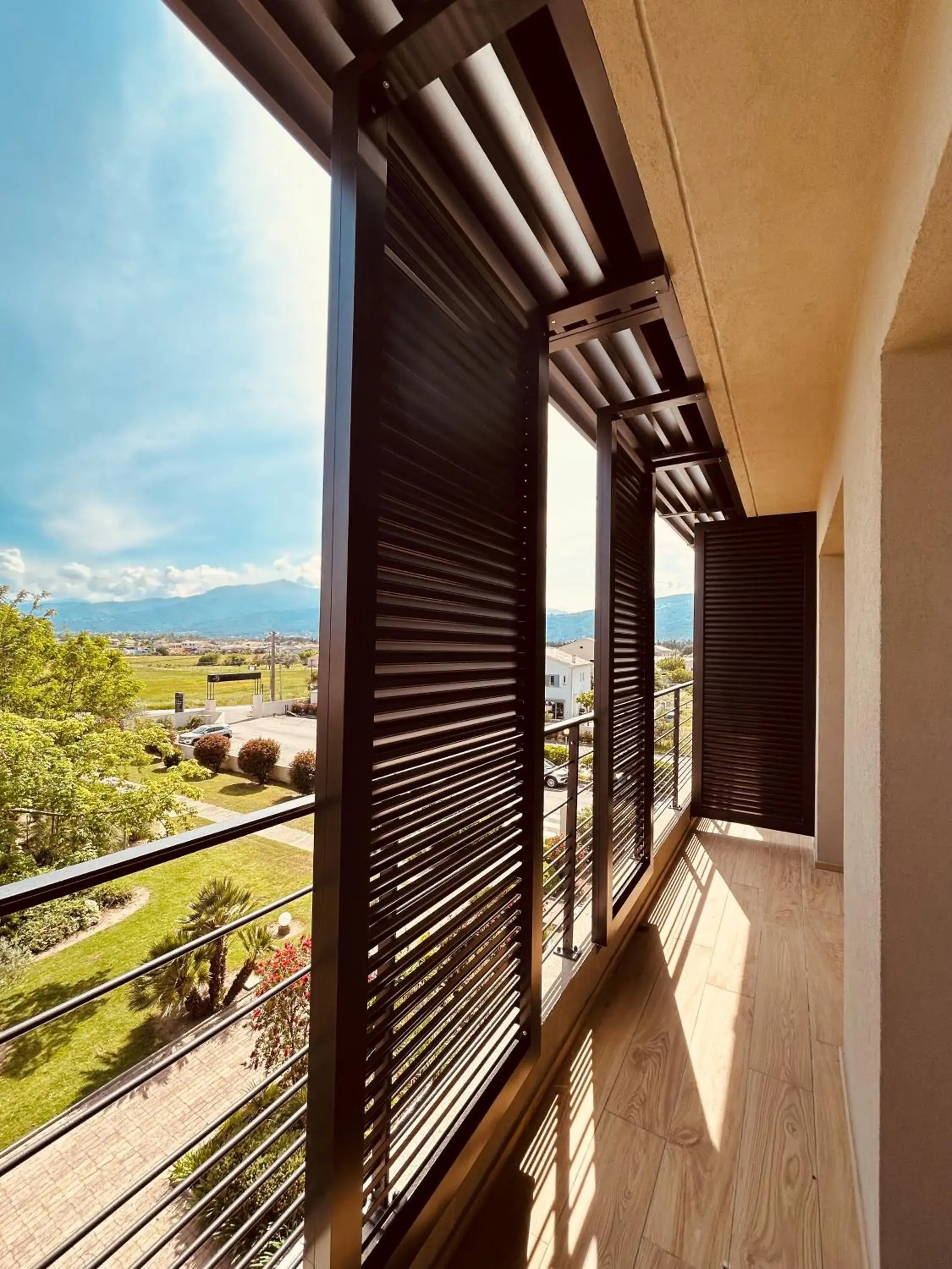 Double Room with Balcony in Hôtel Spa Restaurant La Madrague Double Room with Balcony in Hôtel Spa Restaurant La Madrague