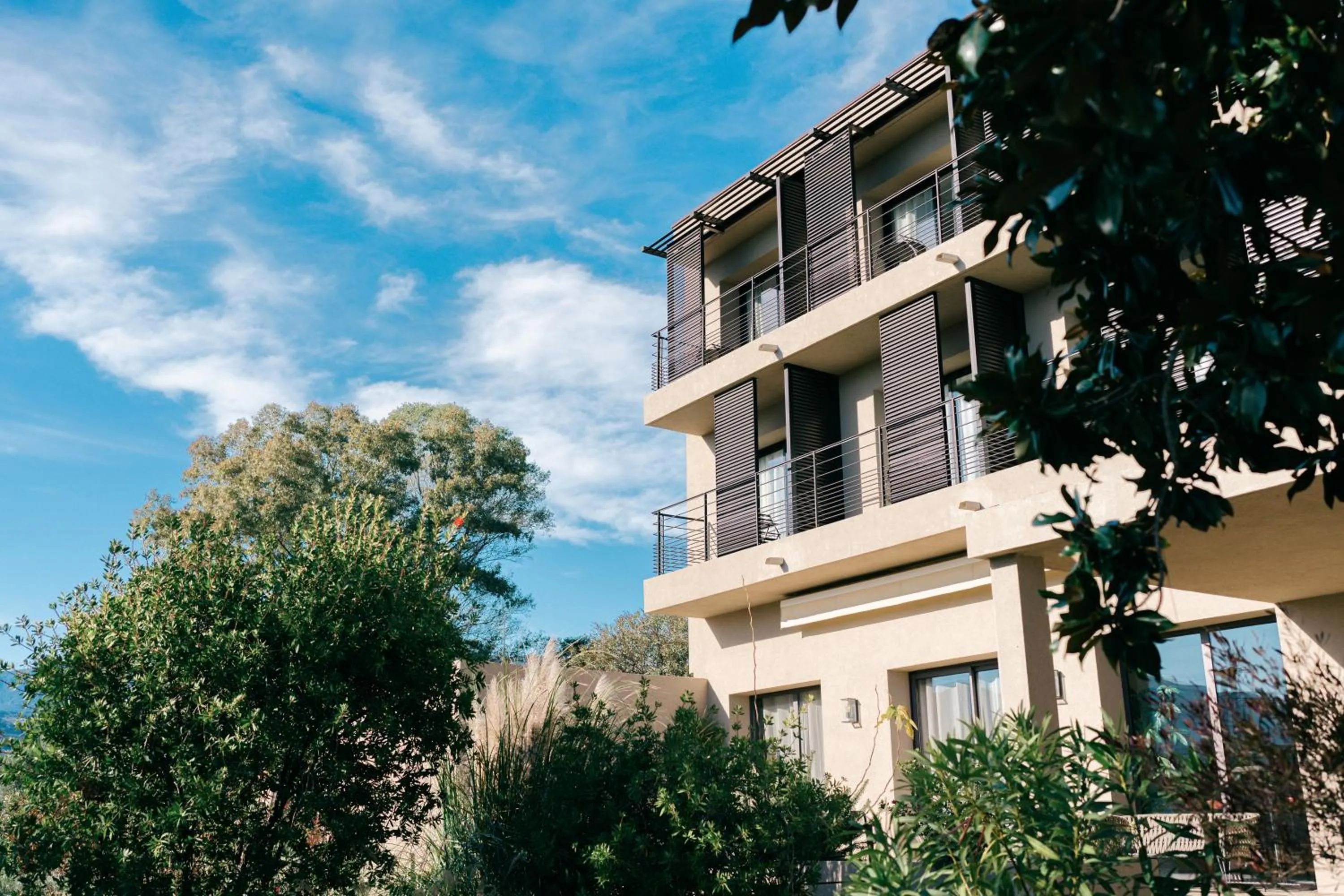 Facade/entrance in Hôtel Spa Restaurant La Madrague