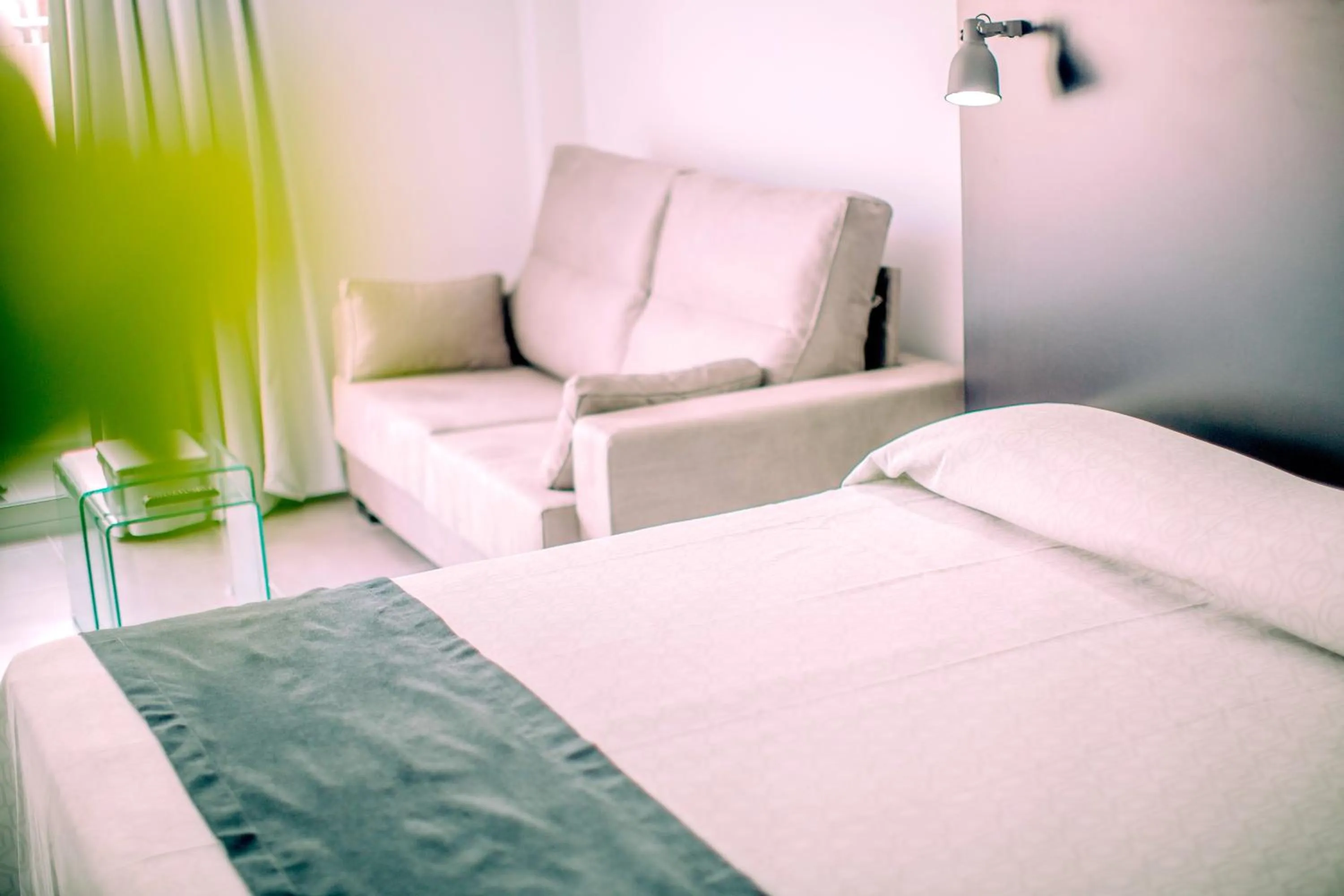 Bedroom, Bed in Mannix Urban Apartments