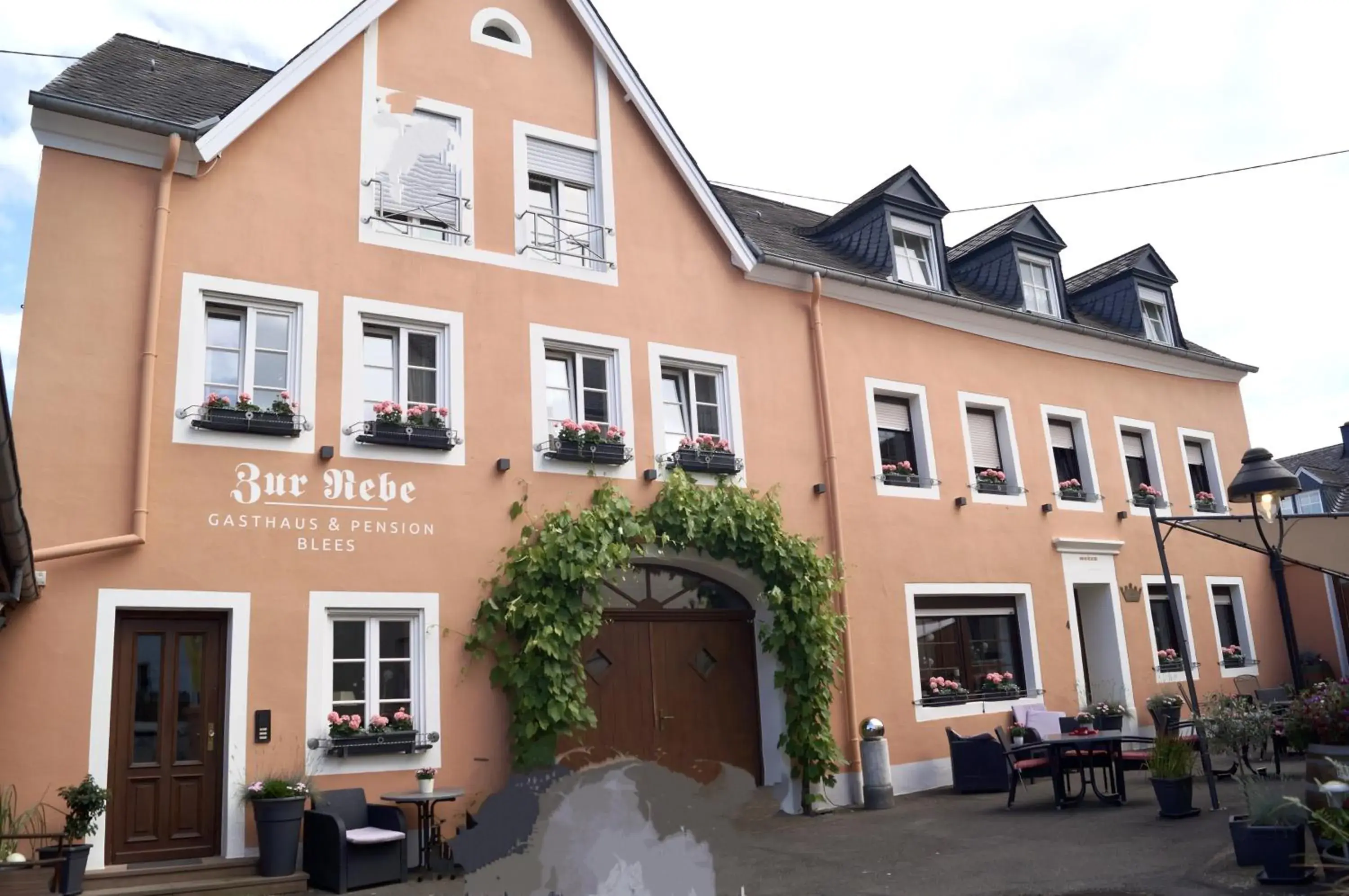Gasthaus Zur Rebe Gasthaus Zur Rebe
