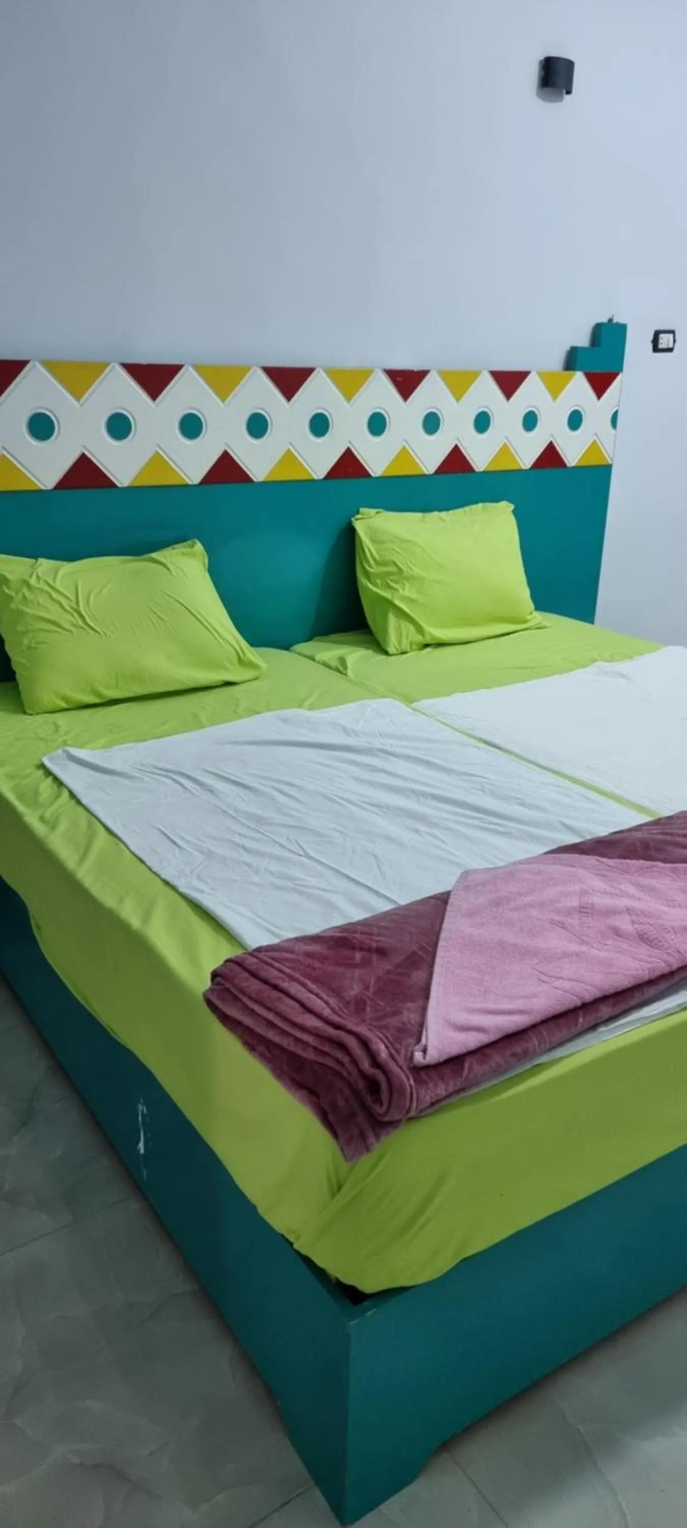 Bed in Baba Dool