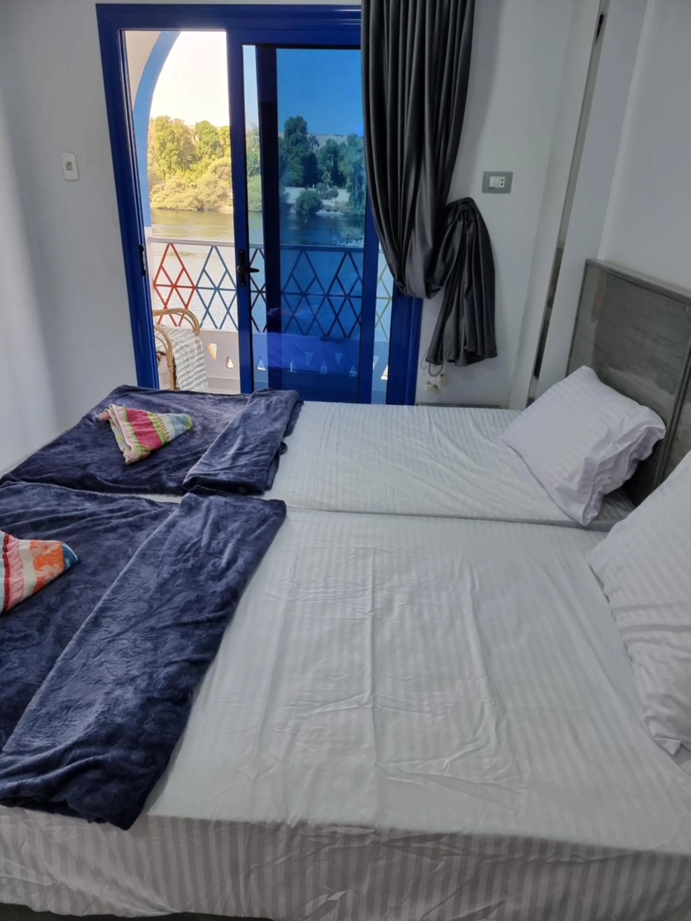 Bed in Baba Dool