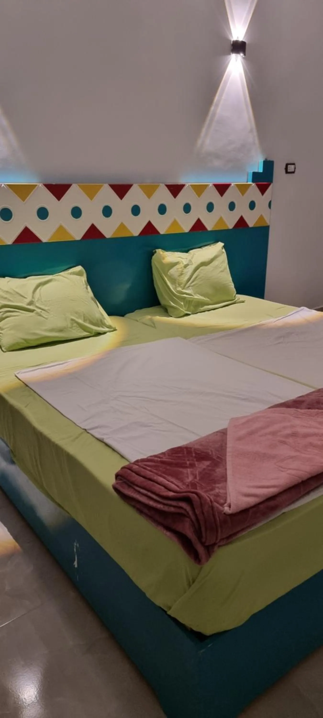 Bed in Baba Dool