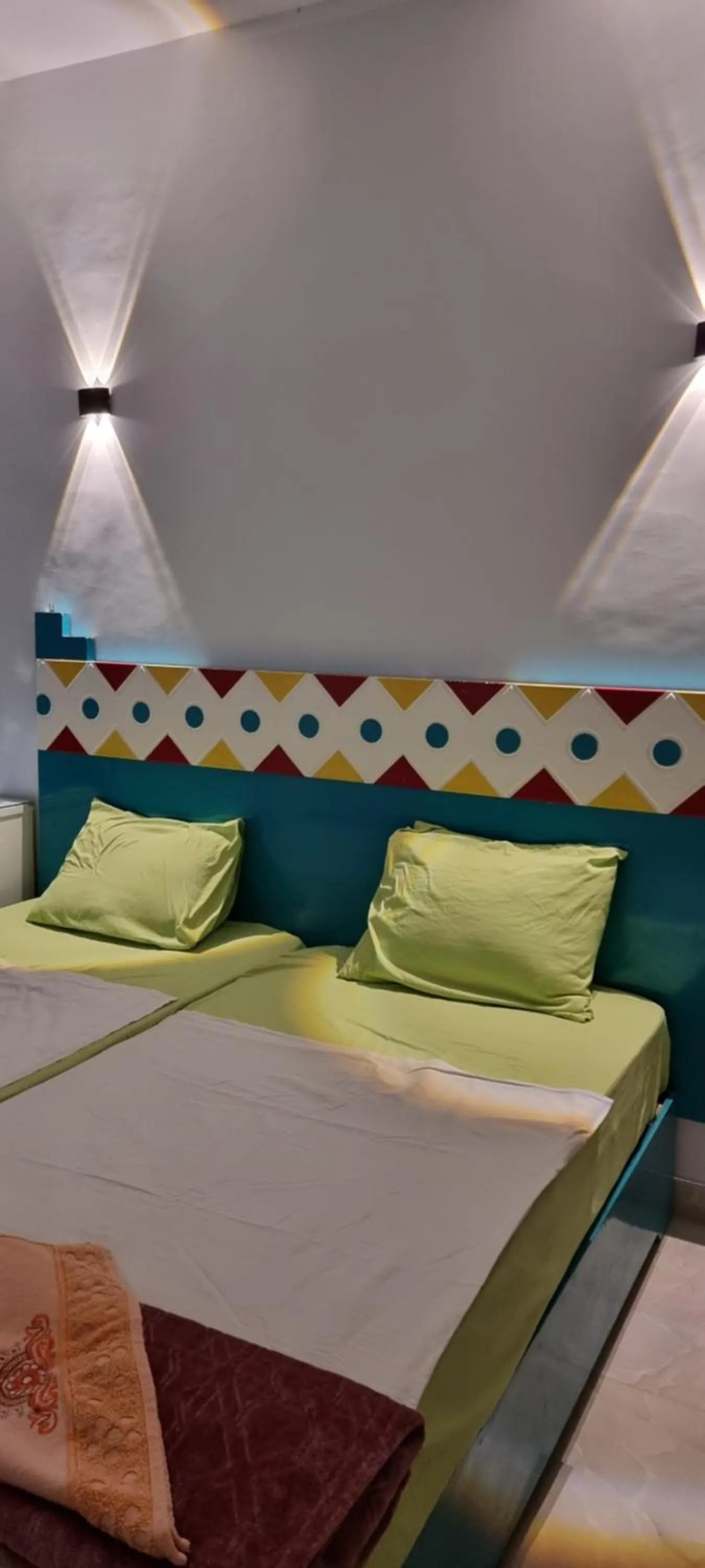 Bed in Baba Dool