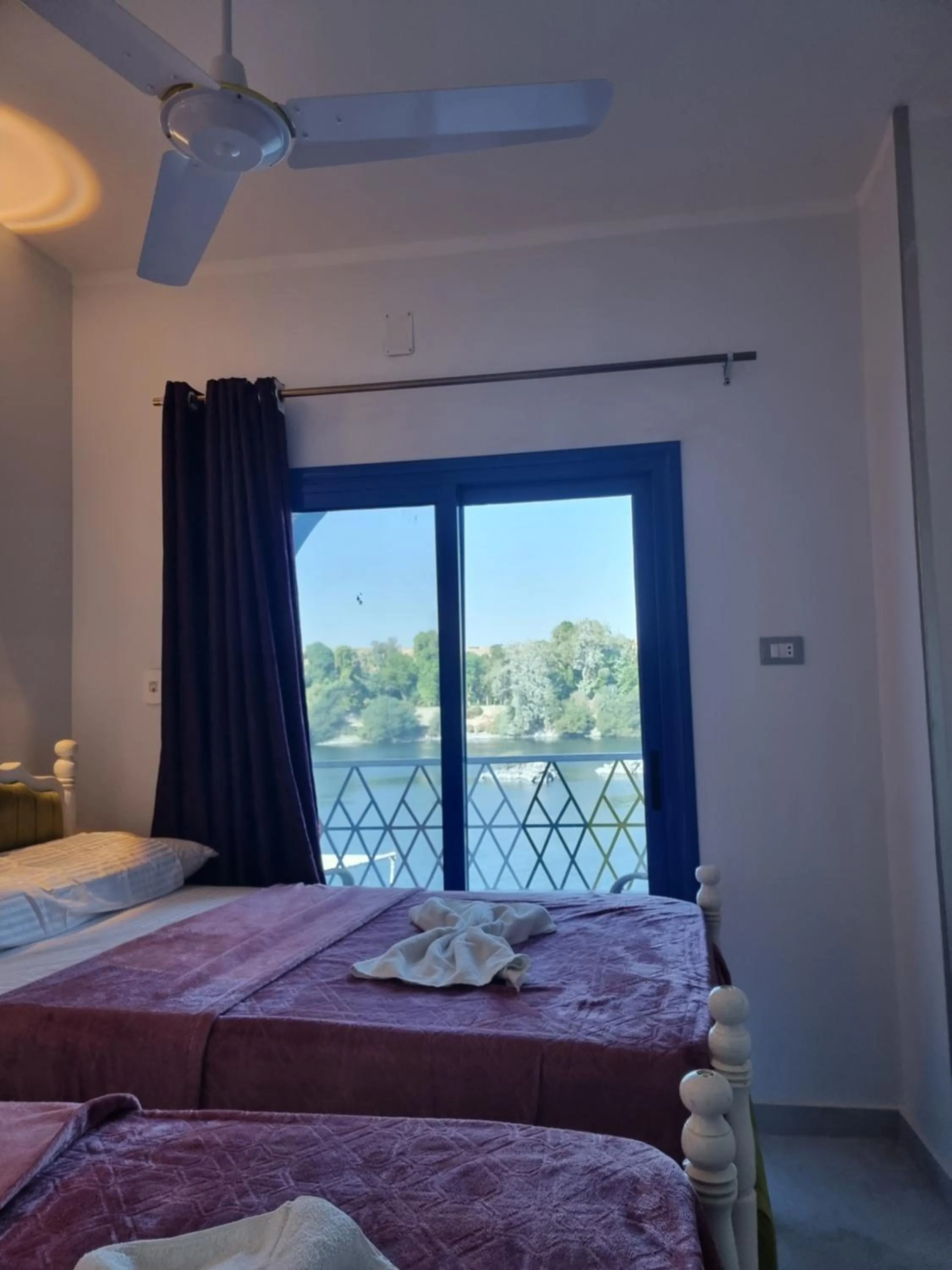 Bed in Baba Dool