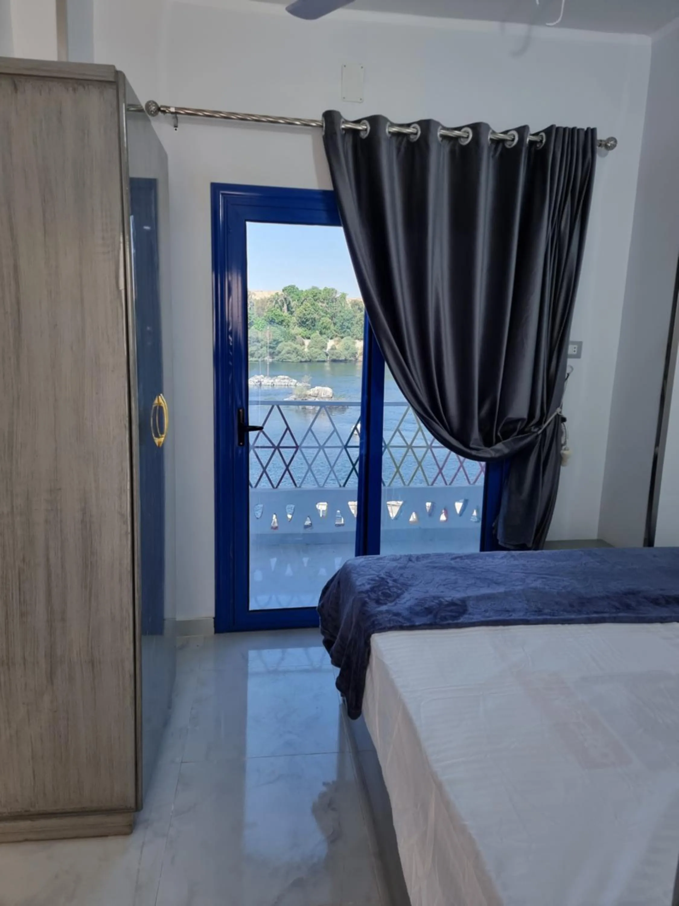 Bed in Baba Dool