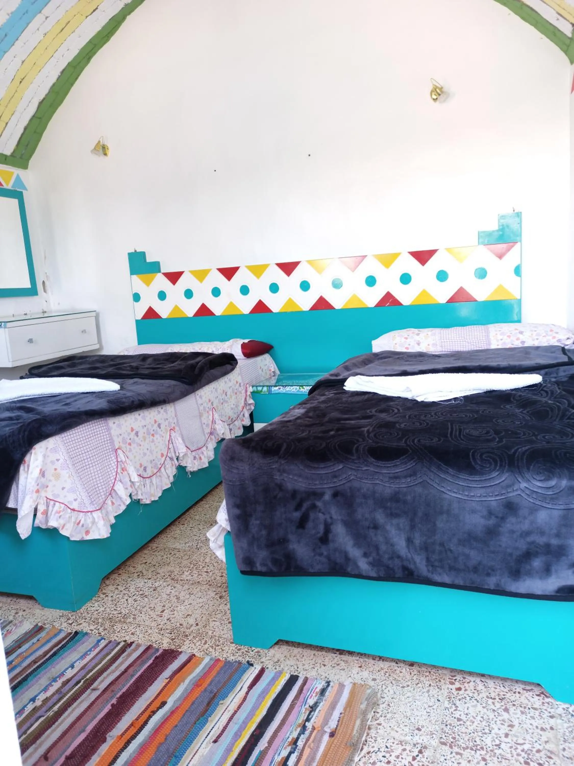 Bed in Baba Dool