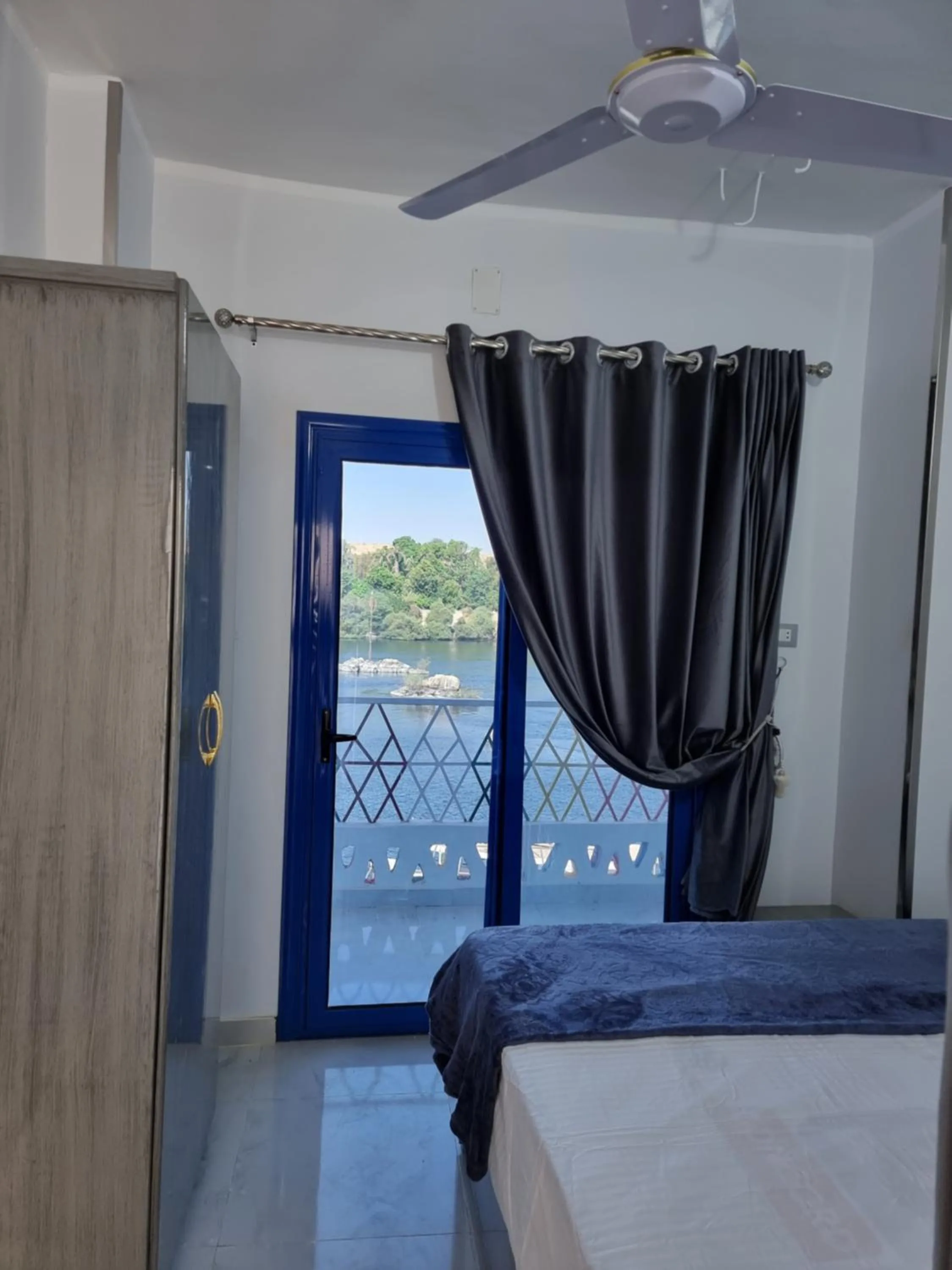 Bed in Baba Dool