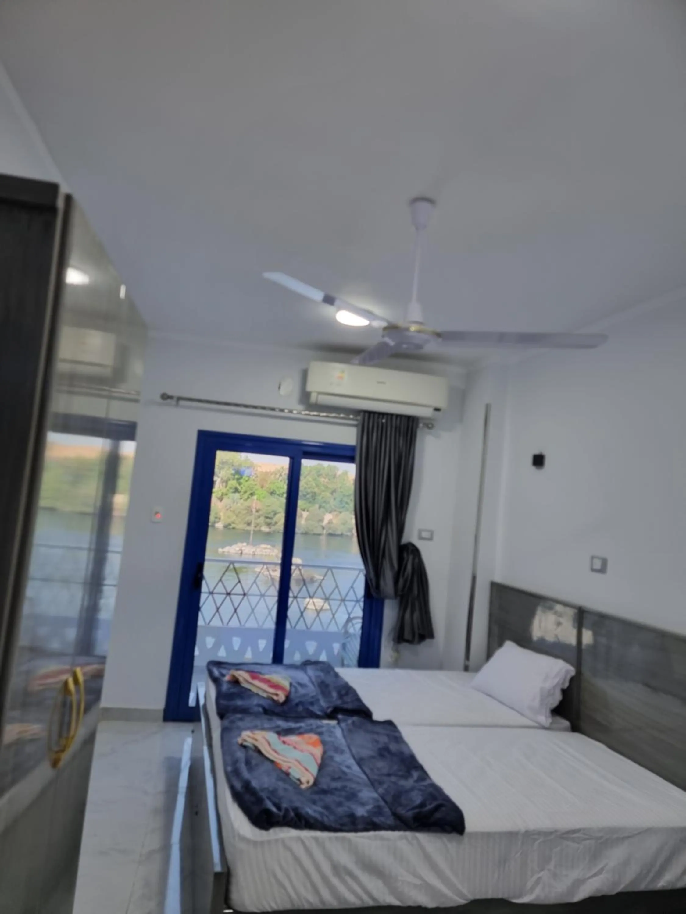 Bed in Baba Dool