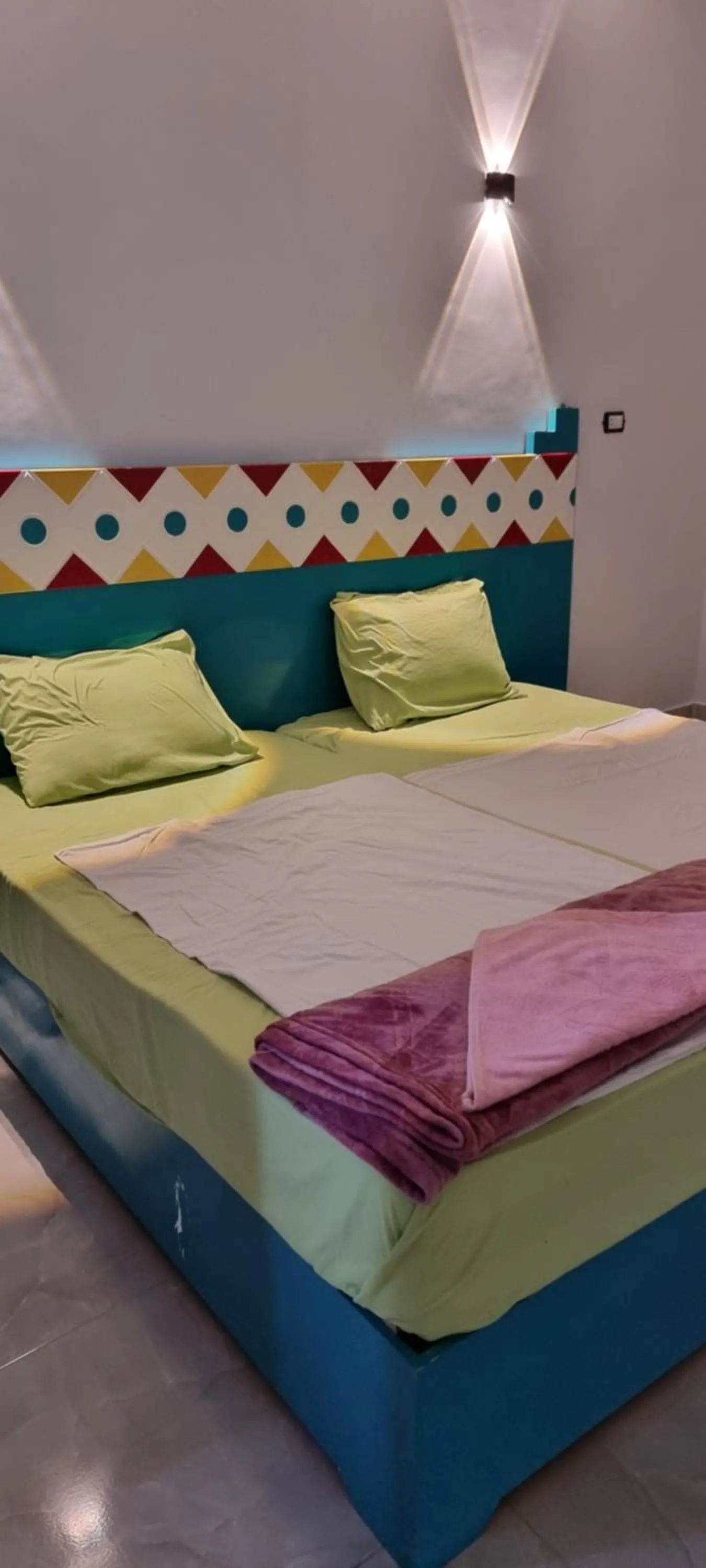 Bed in Baba Dool