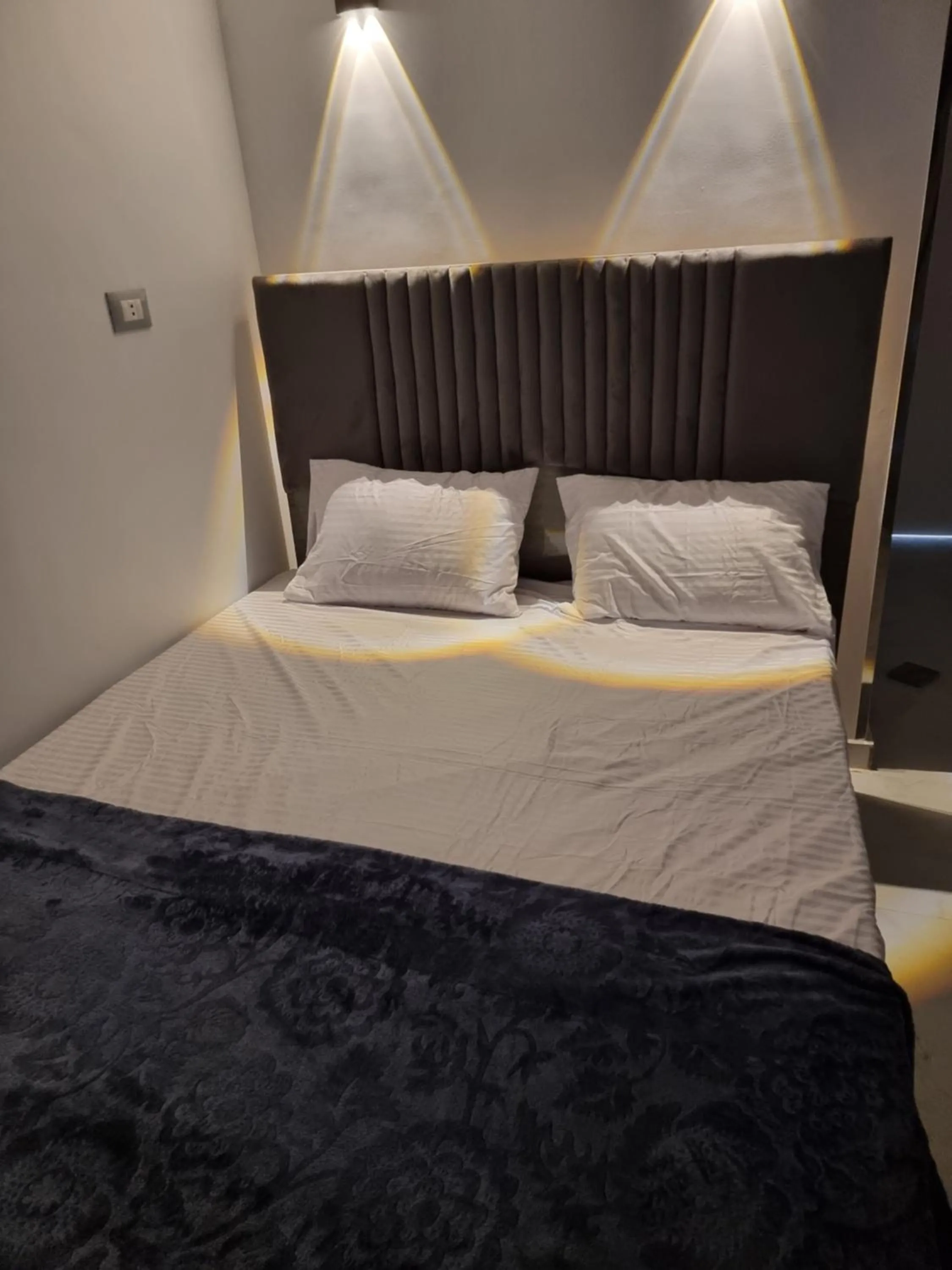 Bed in Baba Dool
