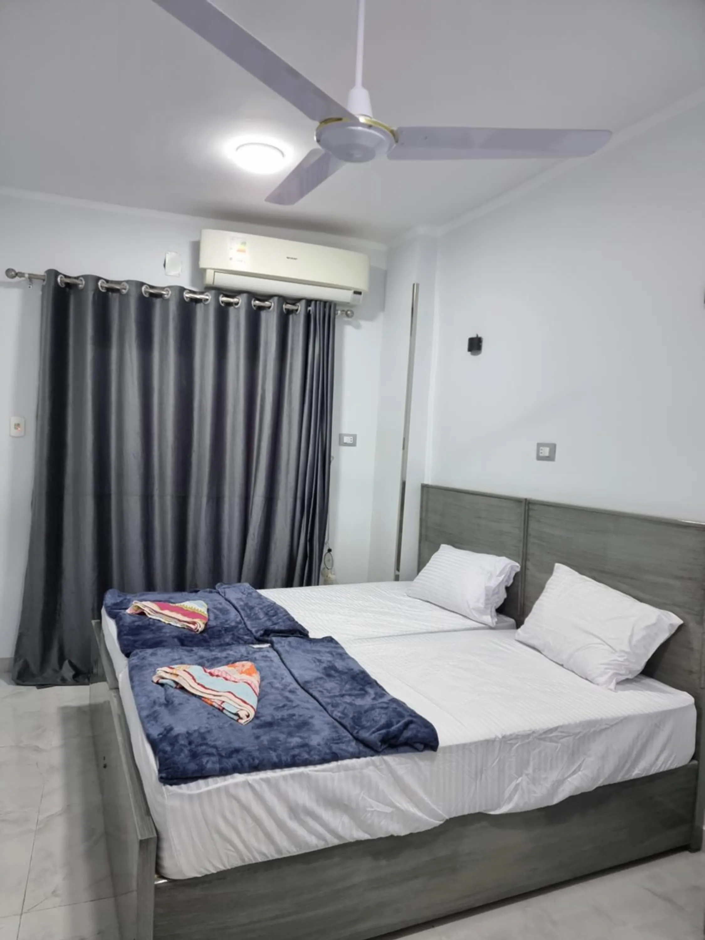 Bed in Baba Dool