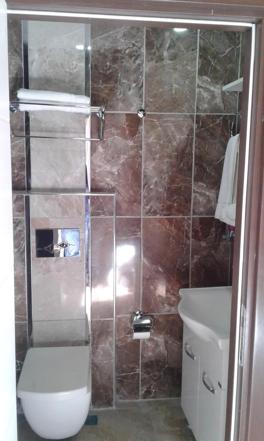 Shower in SunAnatolia Otel
