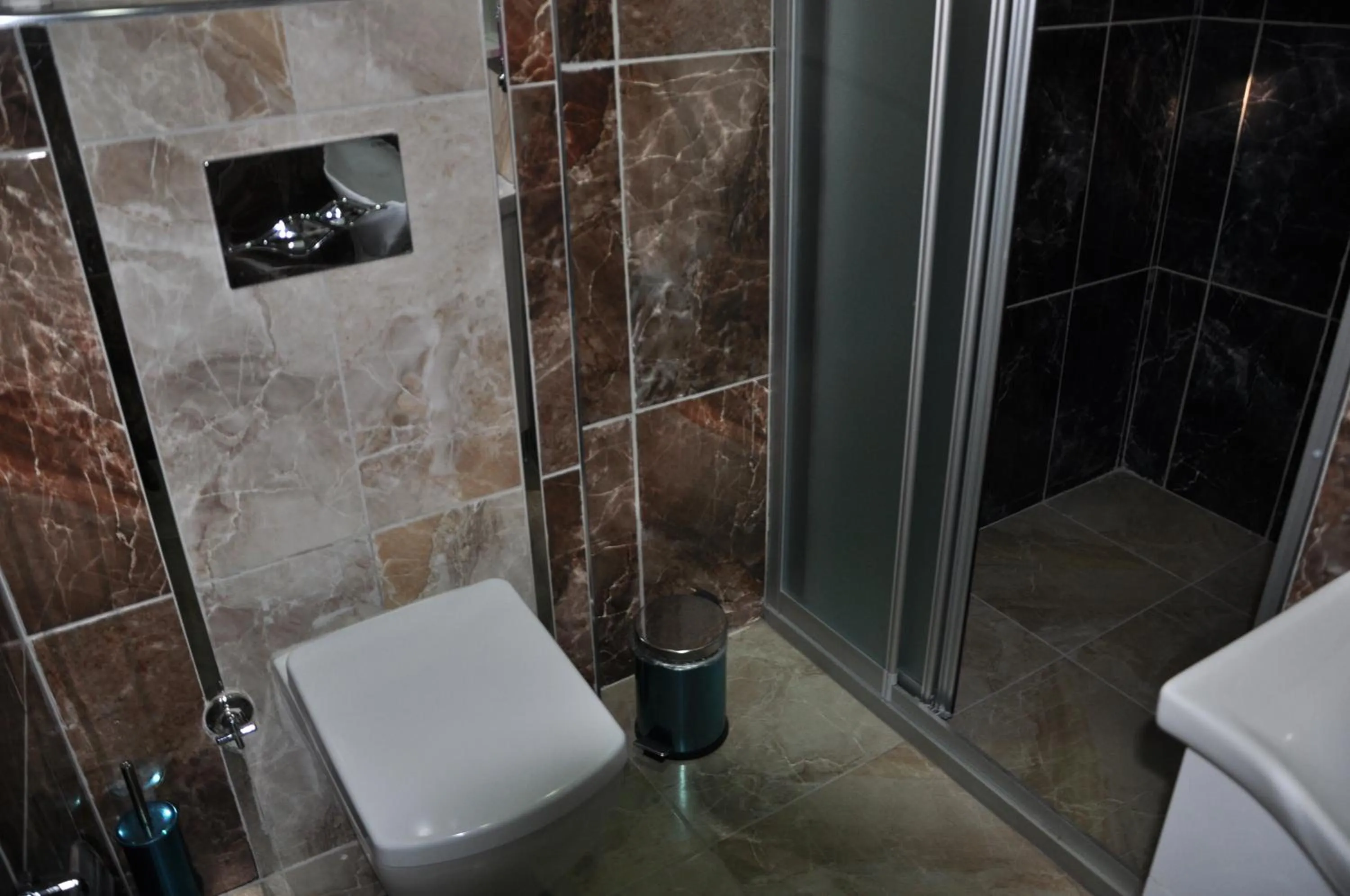 Shower in SunAnatolia Otel