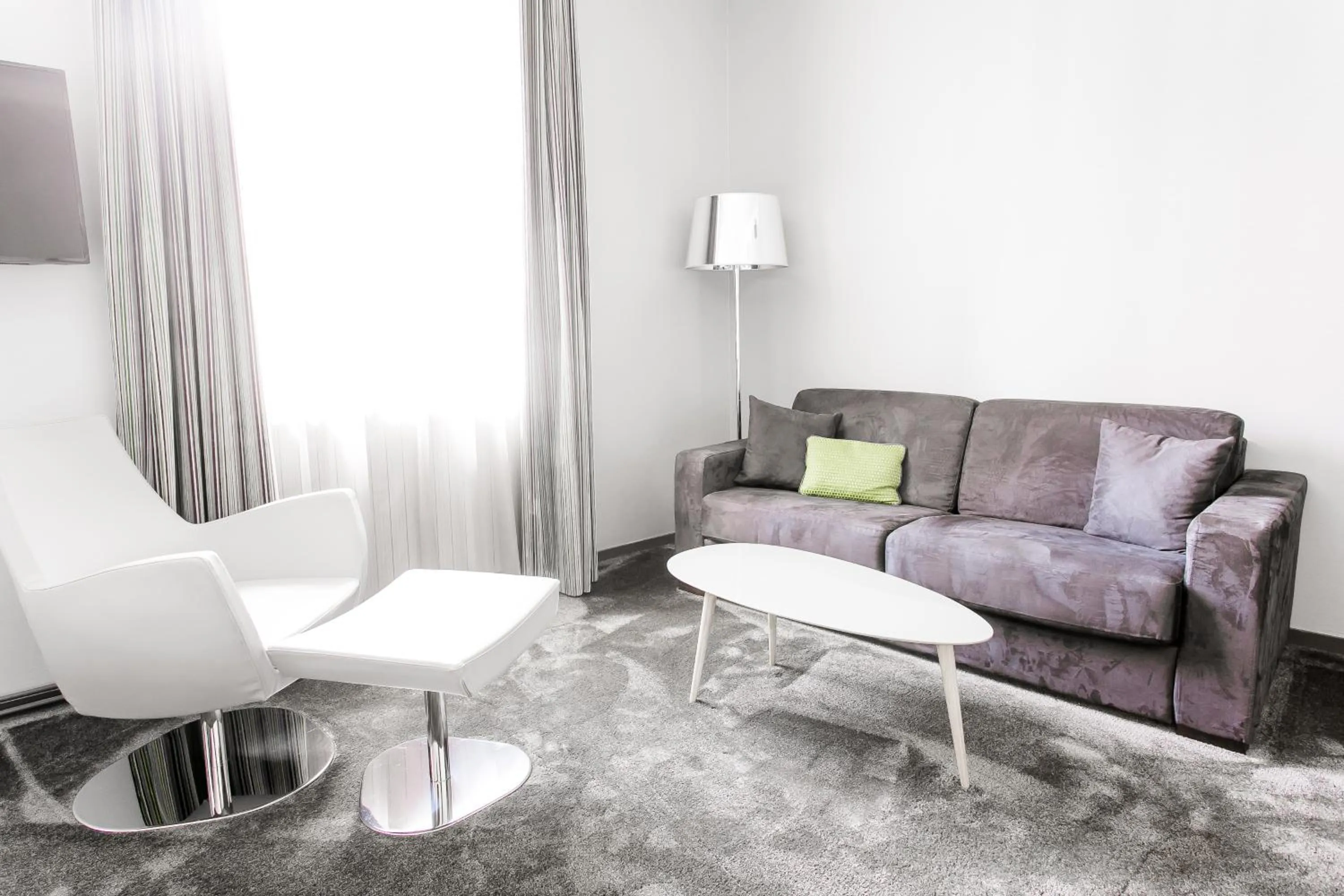 Photo of the whole room in Chapeau Rouge par William Frachot - Hôtel Espace Bien-être & Restaurant étoilé