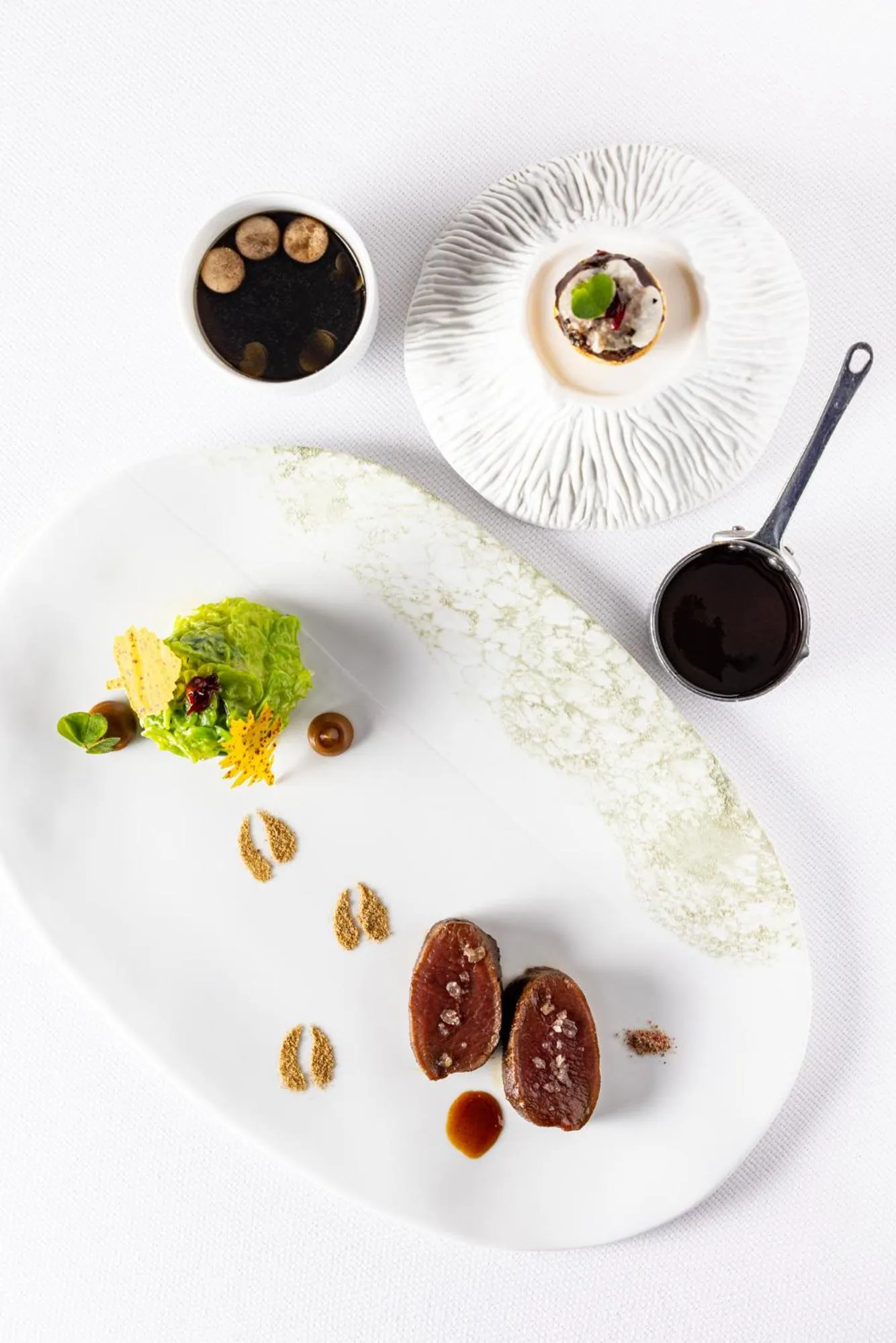 Restaurant/places to eat in Chapeau Rouge par William Frachot - Hôtel Espace Bien-être & Restaurant étoilé