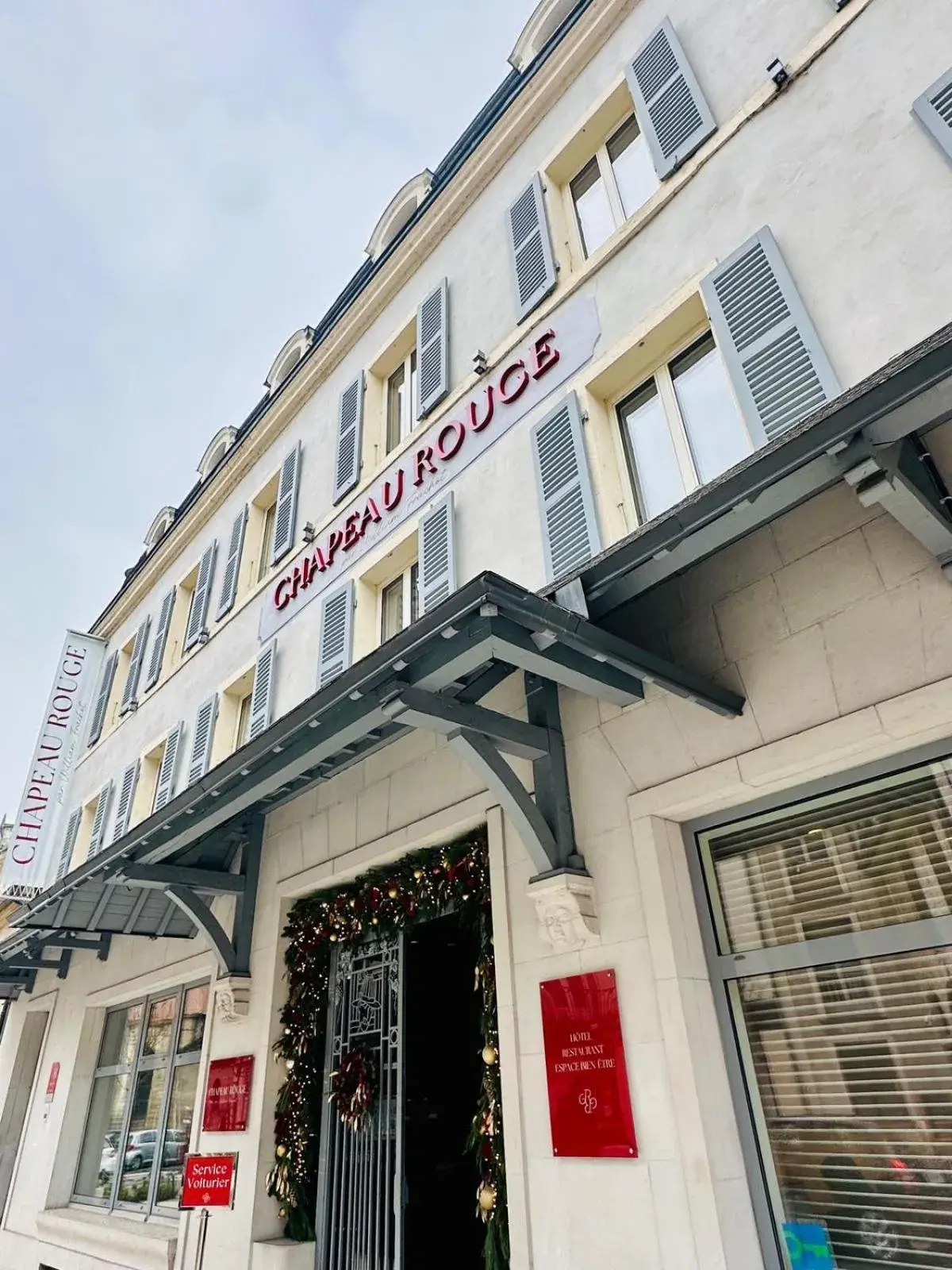 Facade/entrance in Chapeau Rouge par William Frachot - Hôtel Espace Bien-être & Restaurant étoilé Facade/entrance in Chapeau Rouge par William Frachot - Hôtel Espace Bien-être & Restaurant étoilé