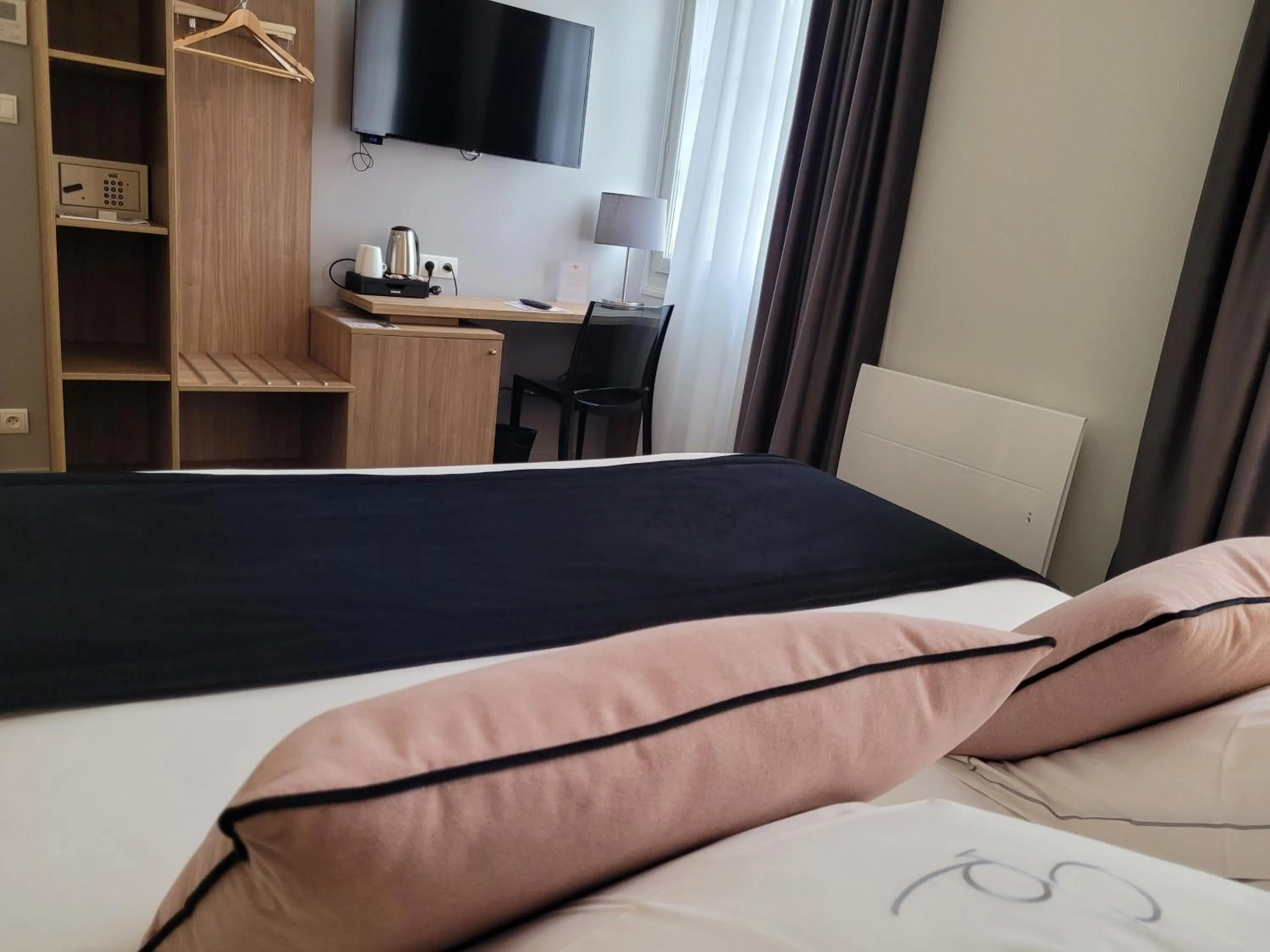 Initial Room in Chapeau Rouge par William Frachot - Hôtel Espace Bien-être & Restaurant étoilé