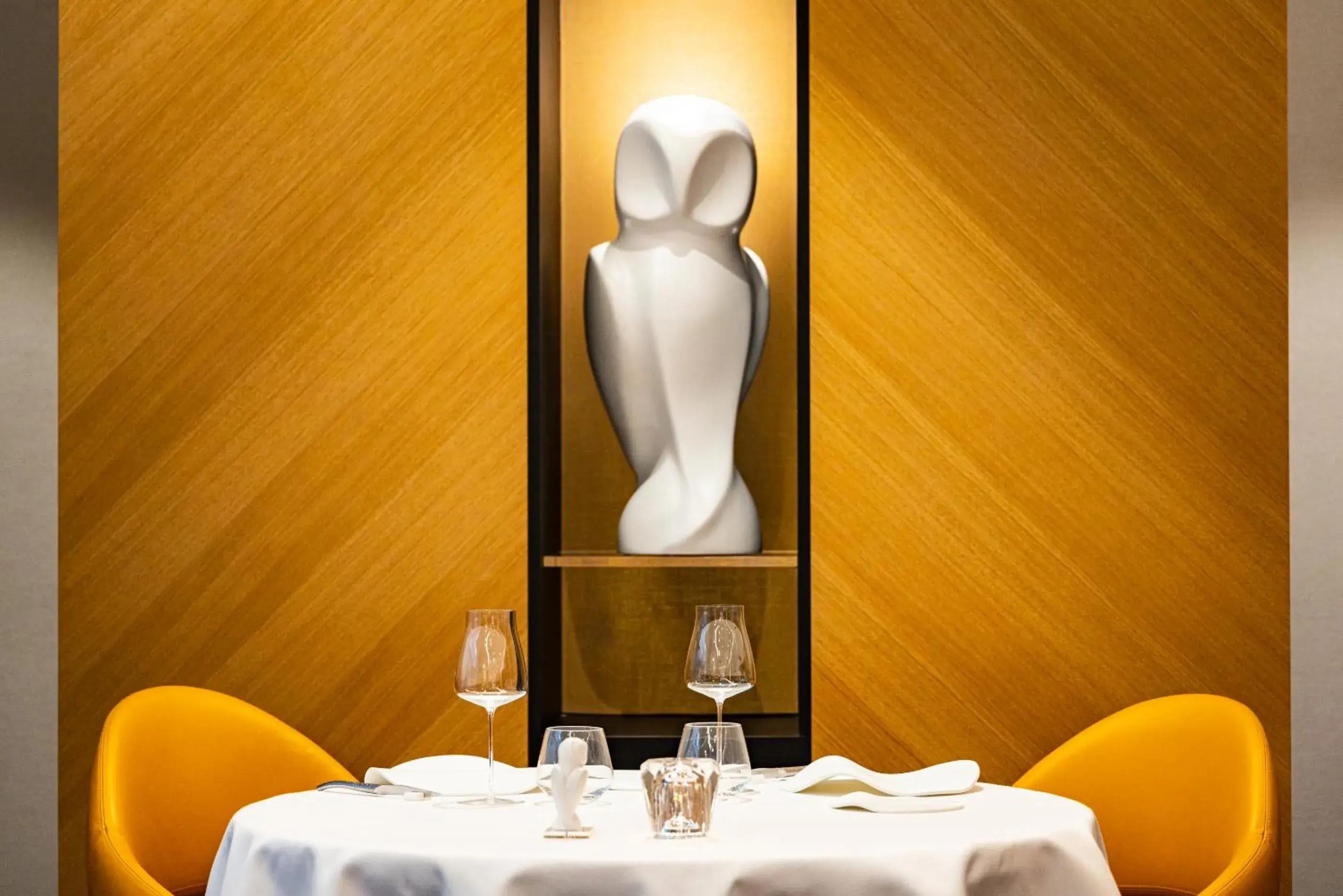 Restaurant/places to eat in Chapeau Rouge par William Frachot - Hôtel Espace Bien-être & Restaurant étoilé Restaurant/places to eat in Chapeau Rouge par William Frachot - Hôtel Espace Bien-être & Restaurant étoilé