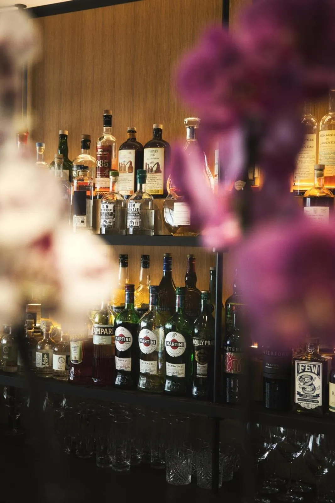 Lounge or bar in Chapeau Rouge par William Frachot - Hôtel Espace Bien-être & Restaurant étoilé