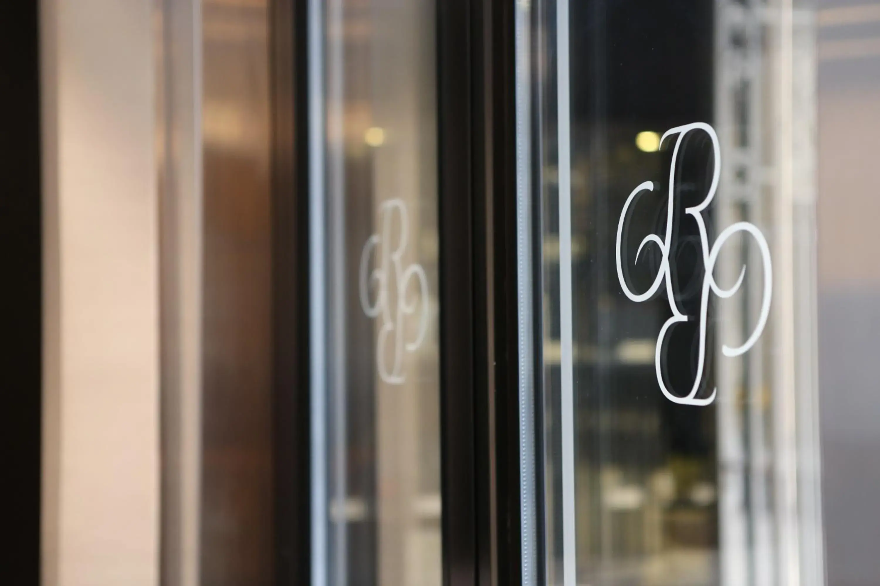 Facade/entrance in Chapeau Rouge par William Frachot - Hôtel Espace Bien-être & Restaurant étoilé Facade/entrance in Chapeau Rouge par William Frachot - Hôtel Espace Bien-être & Restaurant étoilé