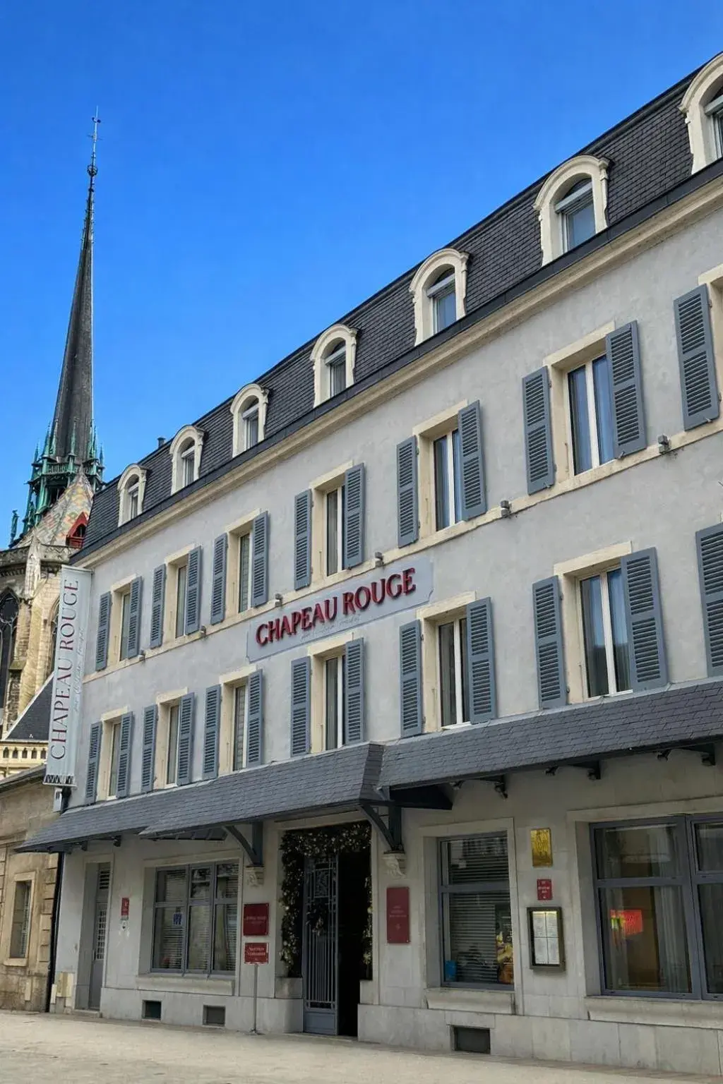 Facade/entrance in Chapeau Rouge par William Frachot - Hôtel Espace Bien-être & Restaurant étoilé Facade/entrance in Chapeau Rouge par William Frachot - Hôtel Espace Bien-être & Restaurant étoilé