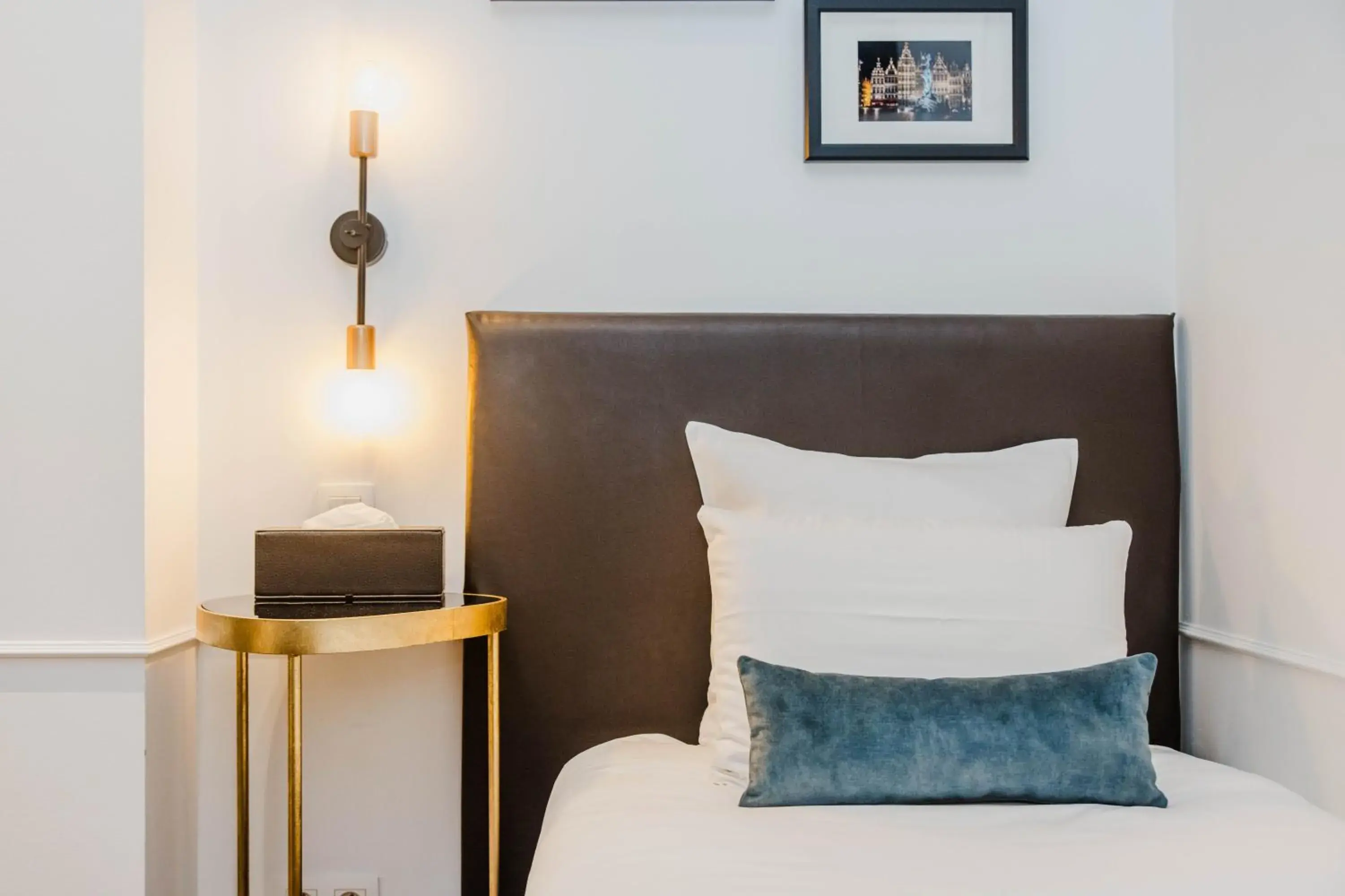 Comfort Single Room in Boutique hotel Maison Emile Comfort Single Room in Boutique hotel Maison Emile