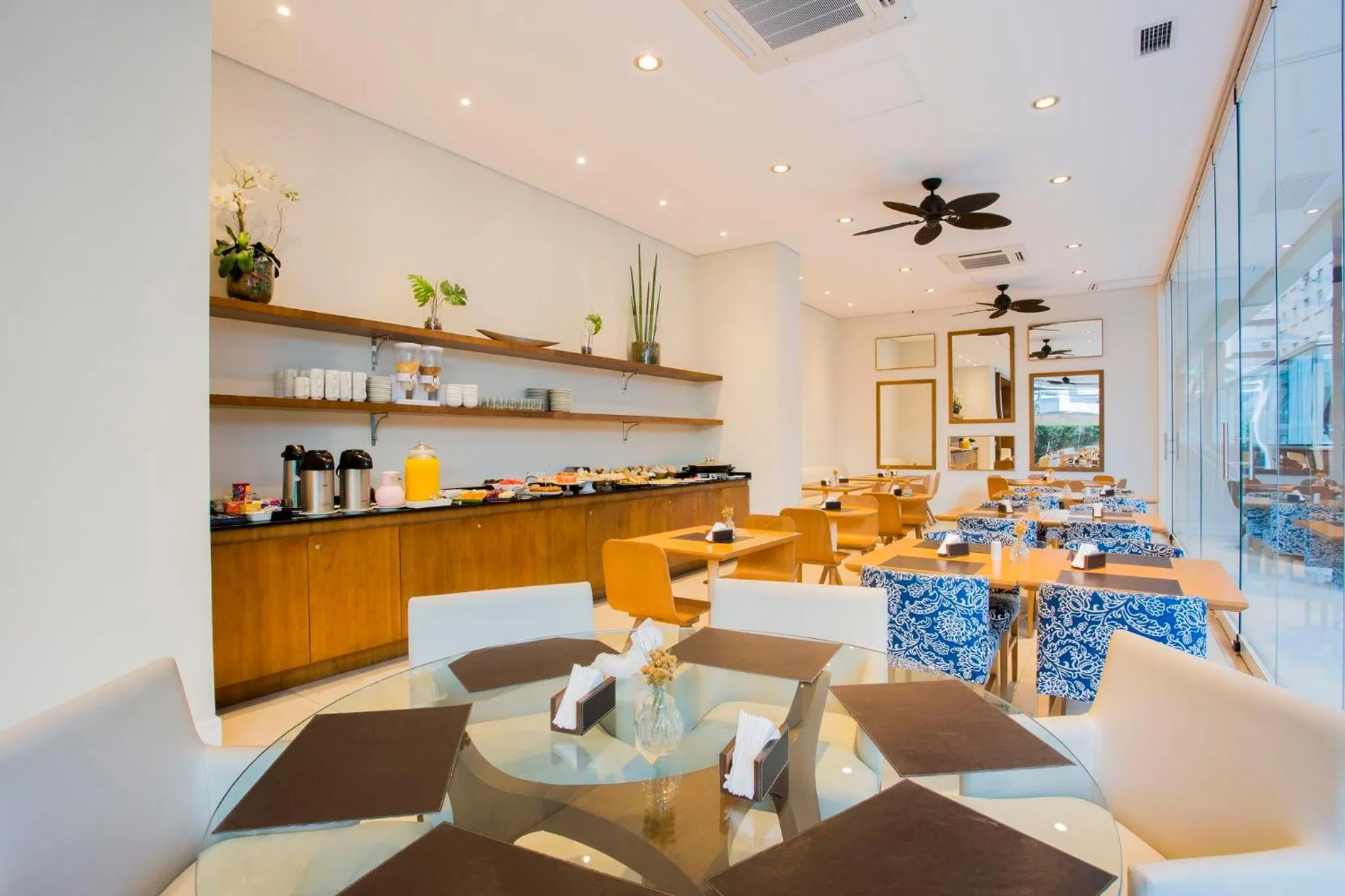 Restaurant/places to eat in Residencial Estanconfor Santos