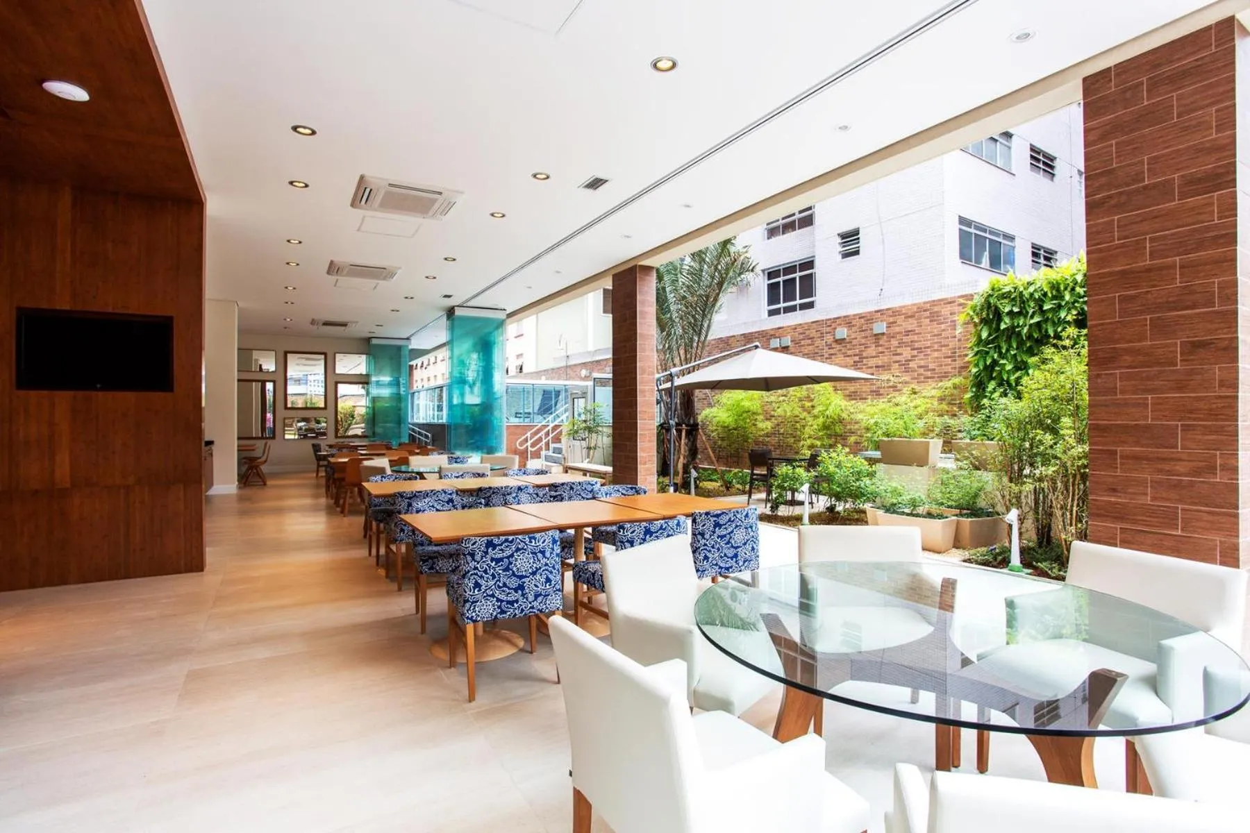 Restaurant/places to eat in Residencial Estanconfor Santos