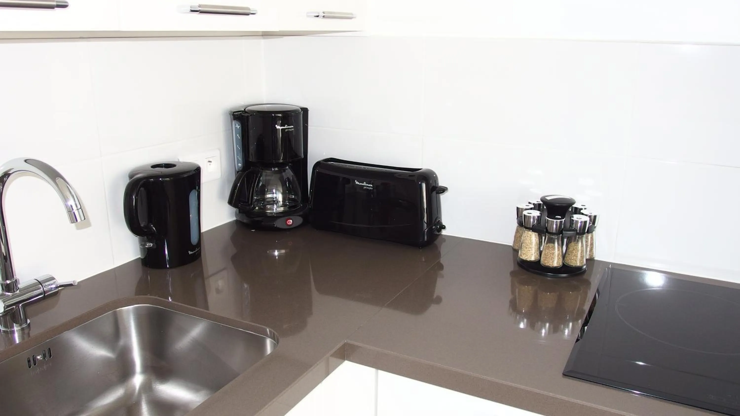 Coffee/tea facilities in koechi