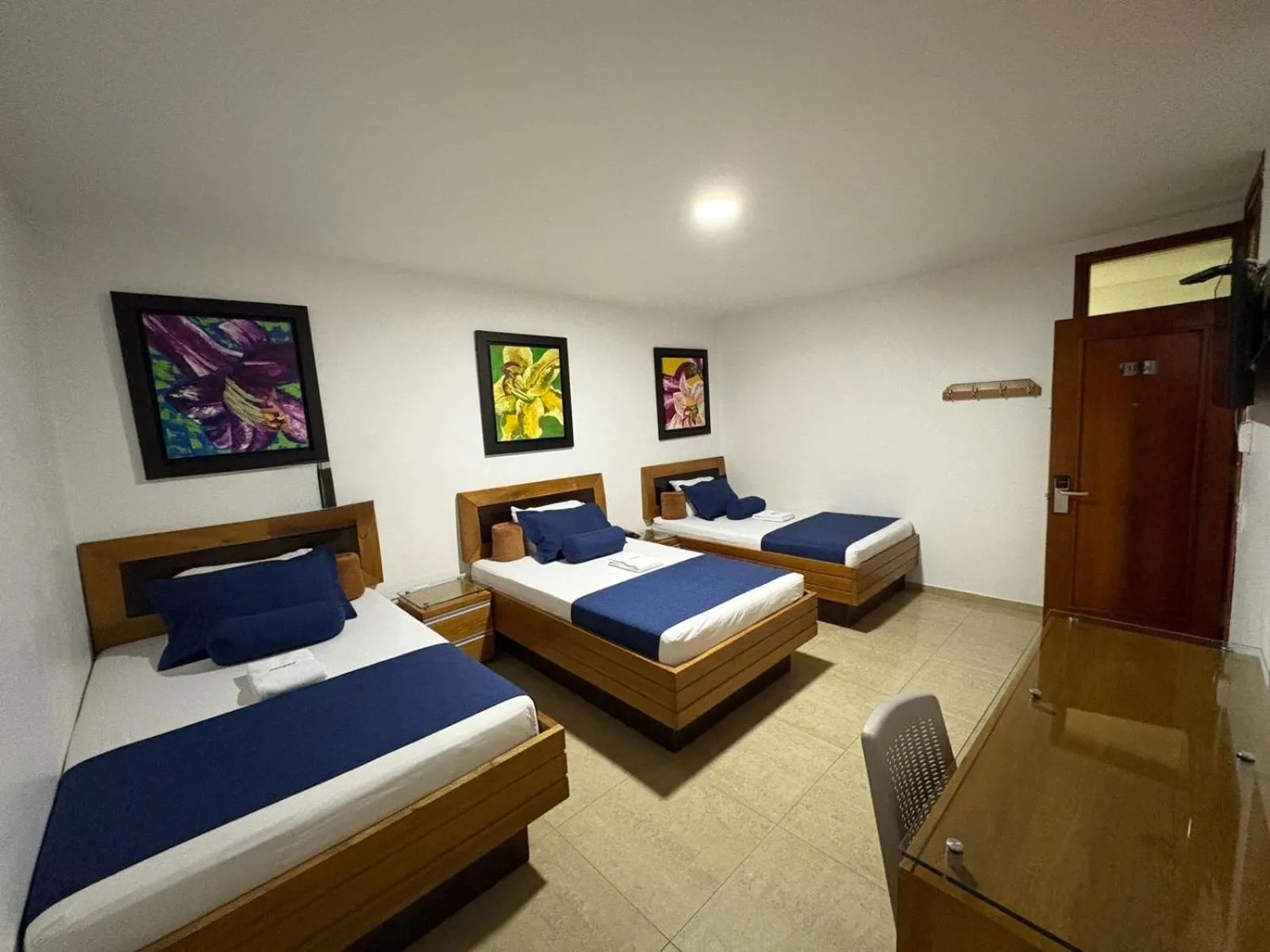 Bed in Hotel Monarca