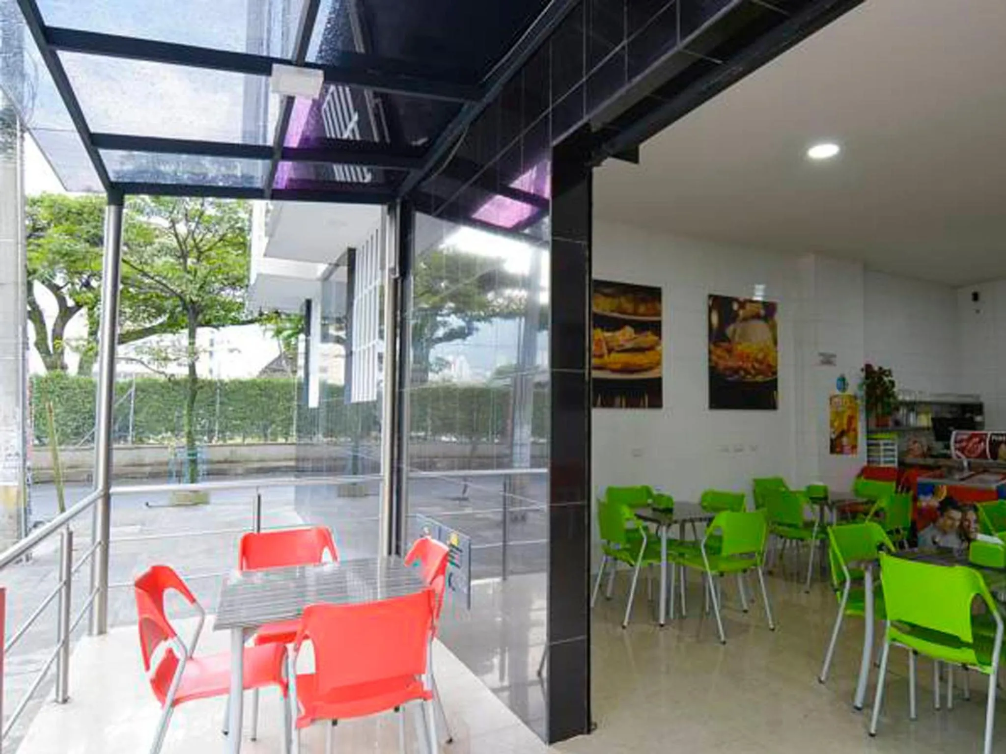 Restaurant/places to eat in Hotel Monarca