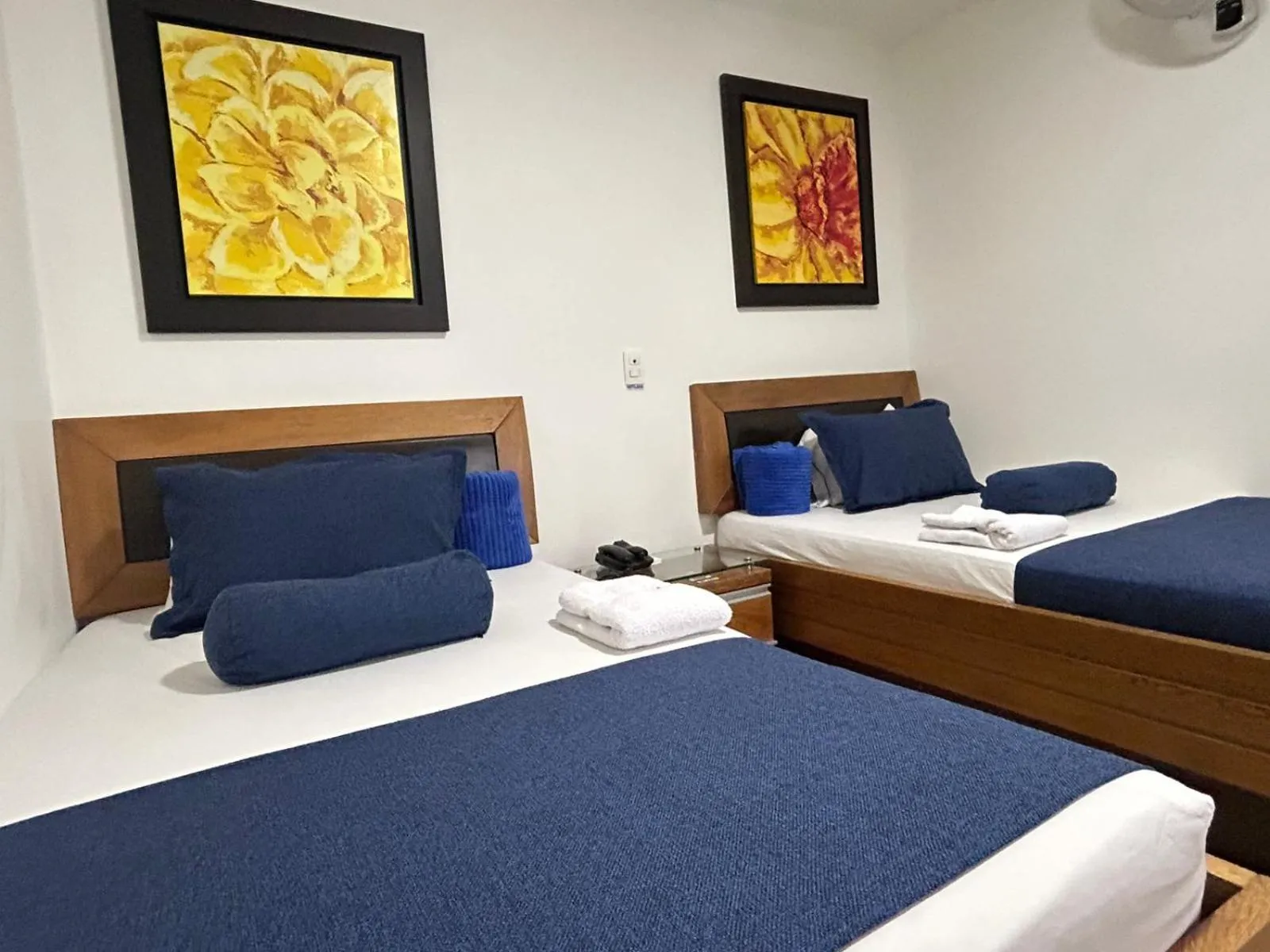 Twin Room in Hotel Monarca