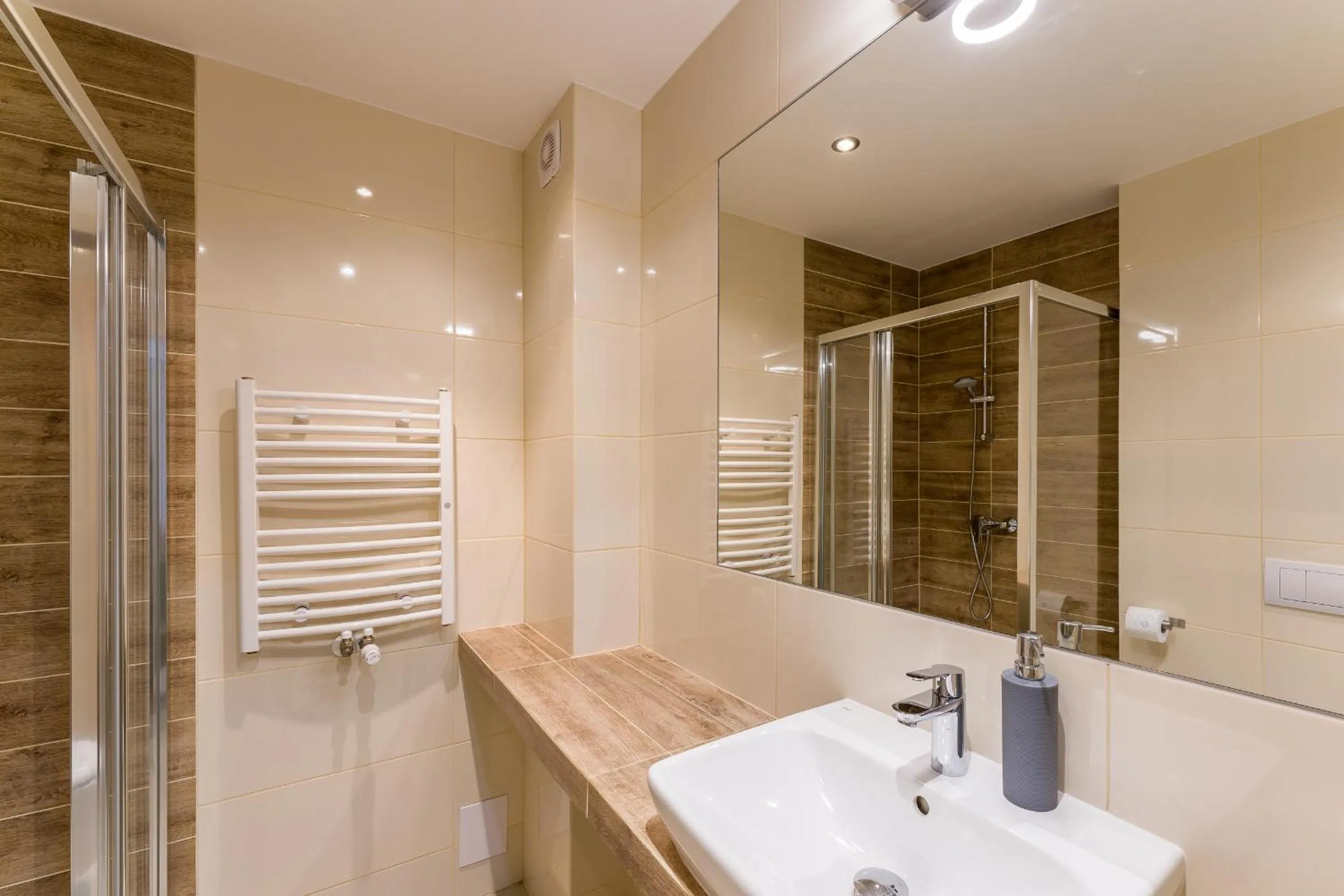 Bathroom in Bory6a Apartamenty & Free Parking