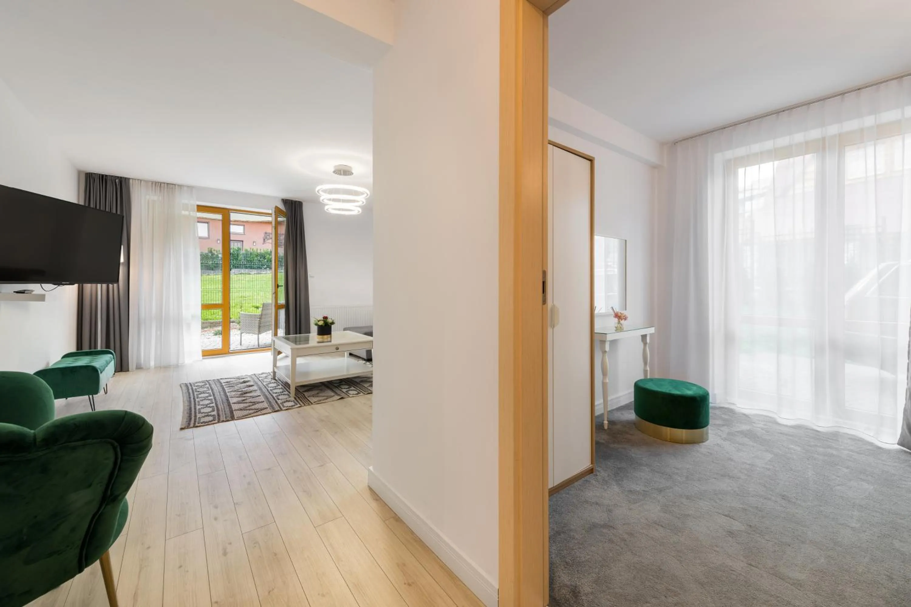 Communal lounge/ TV room, Bed in Bory6a Apartamenty & Free Parking