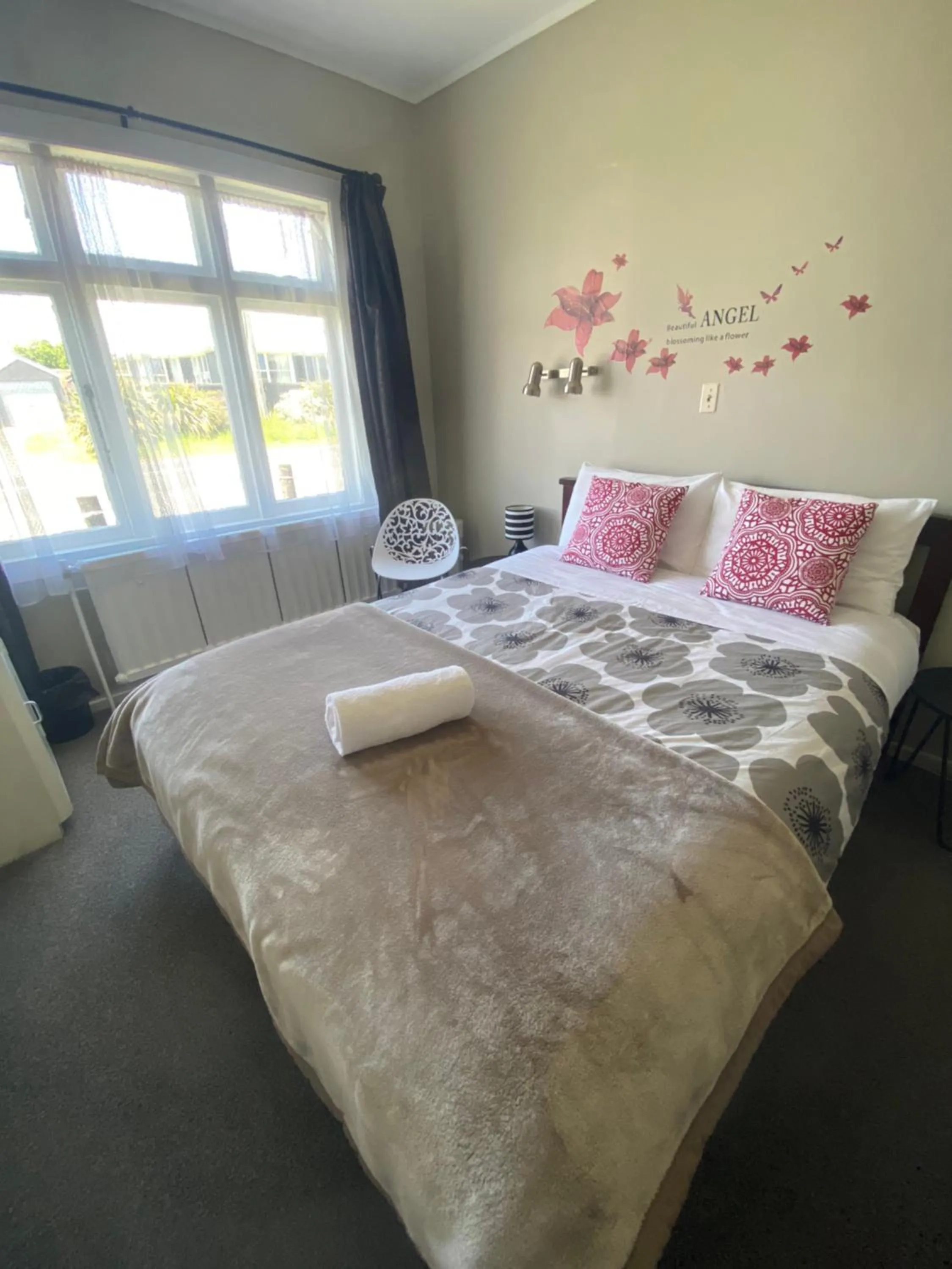 Bed in National Park Alpine Lodge