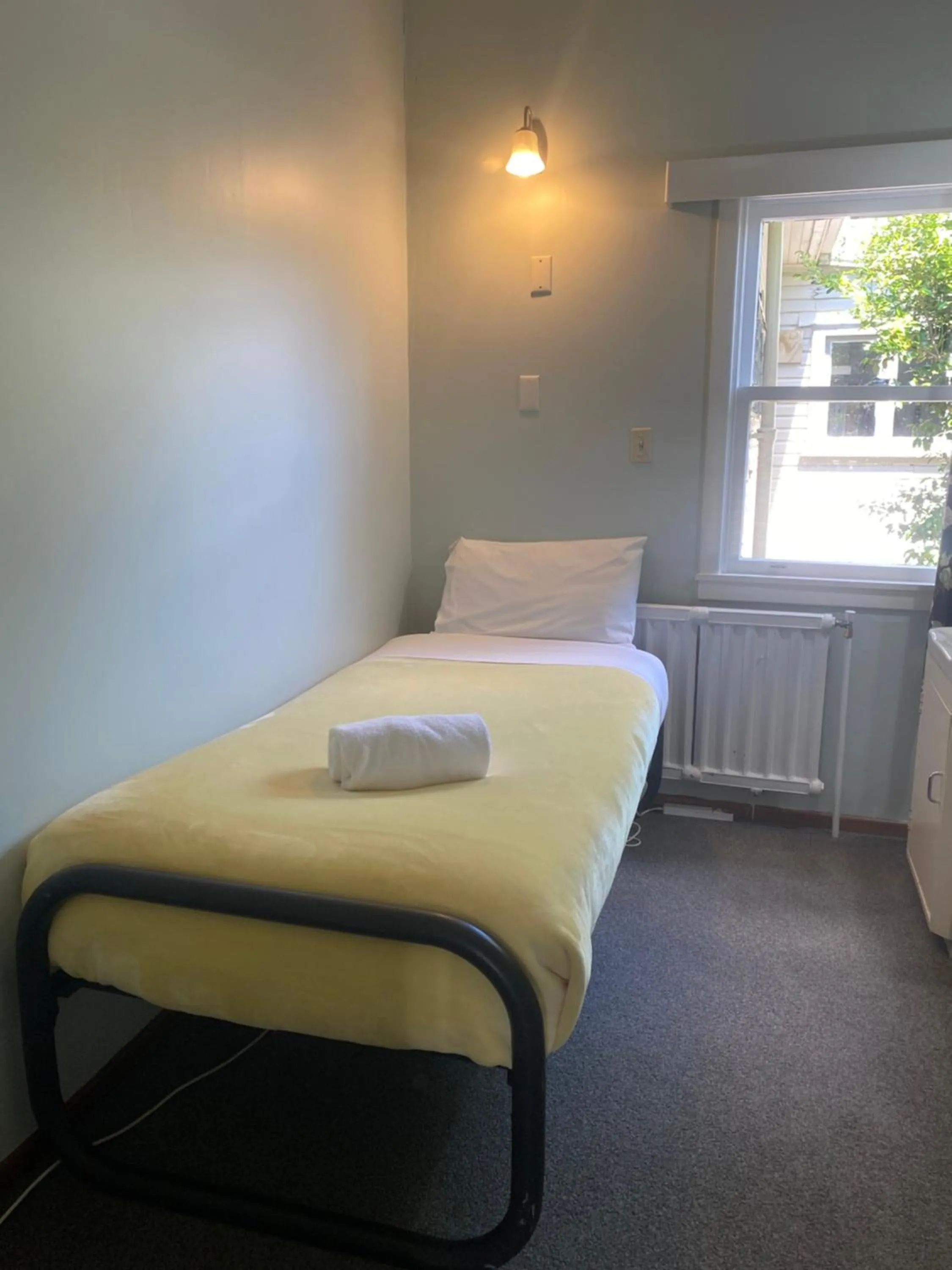 Bed in National Park Alpine Lodge