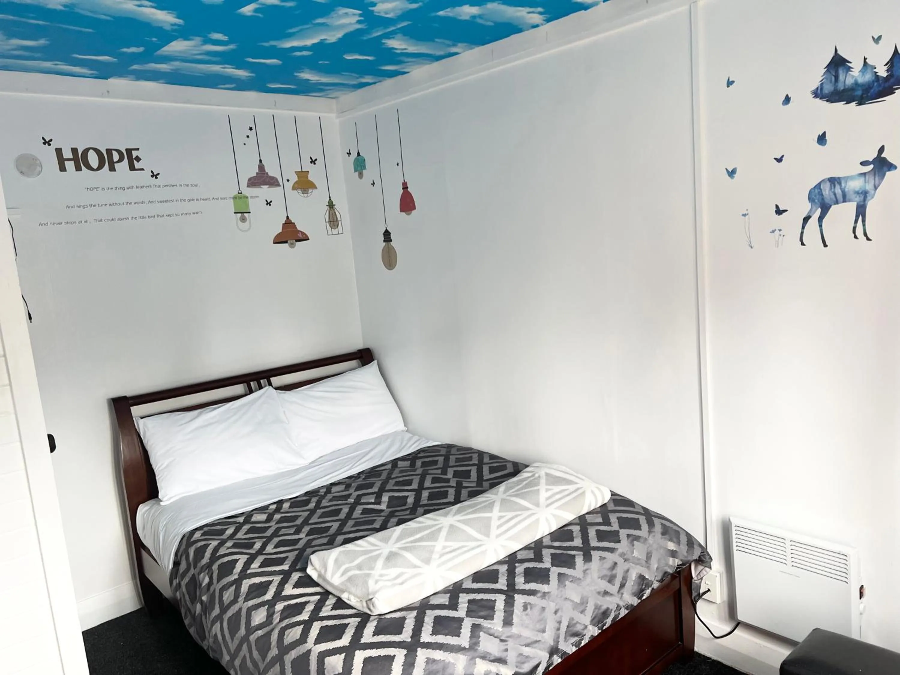 Bed in National Park Alpine Lodge