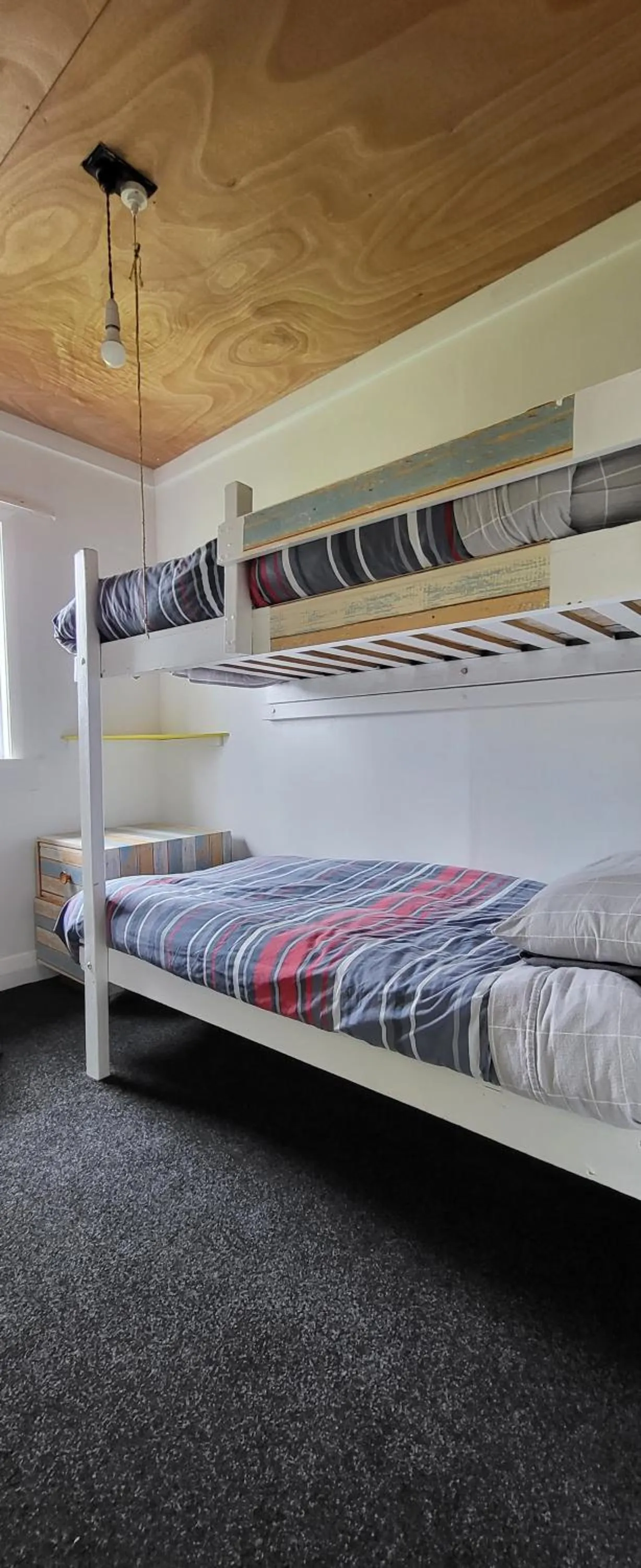 bunk bed, Bed in National Park Alpine Lodge