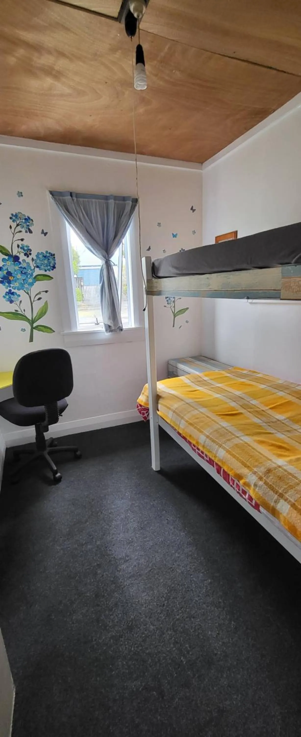 Bed in National Park Alpine Lodge