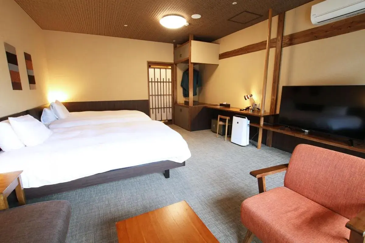Twin Room with Shower - single occupancy - Non-Smoking in Kutsurogijuku Chiyotaki Twin Room with Shower - single occupancy - Non-Smoking in Kutsurogijuku Chiyotaki