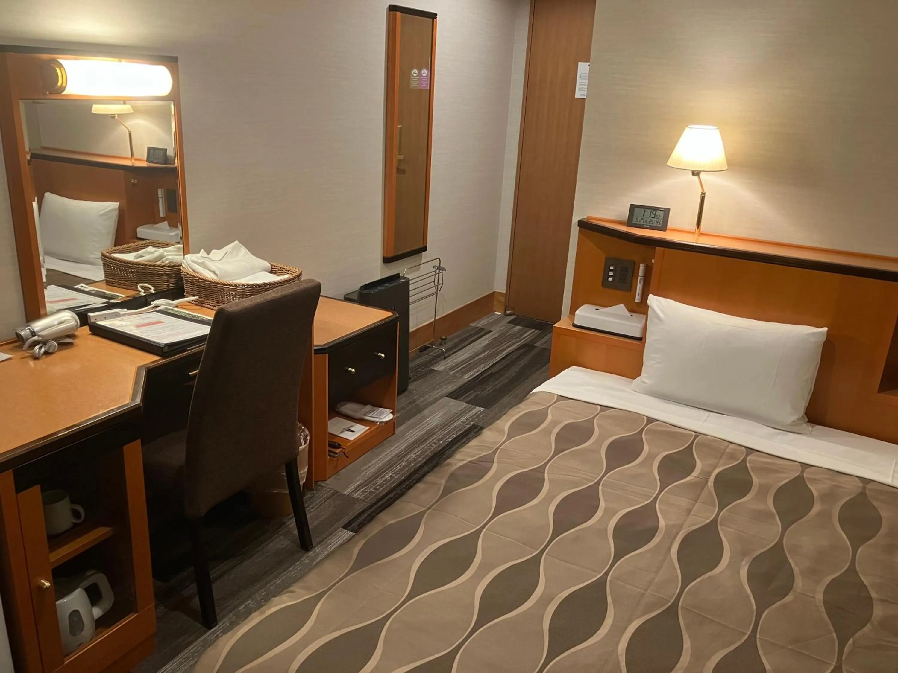 Bed in Racine Shinmaebashi