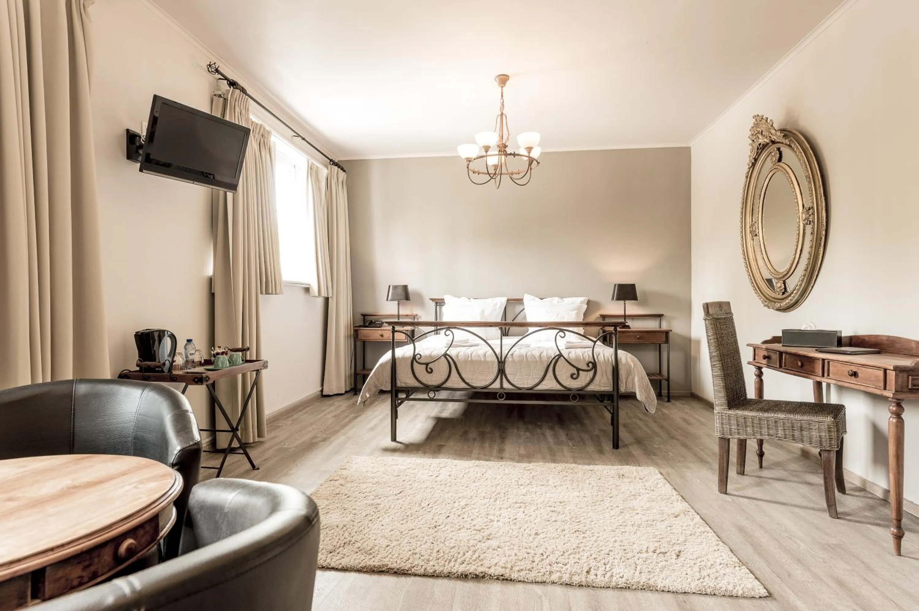 Photo of the whole room in Charmehotel Klokkenhof