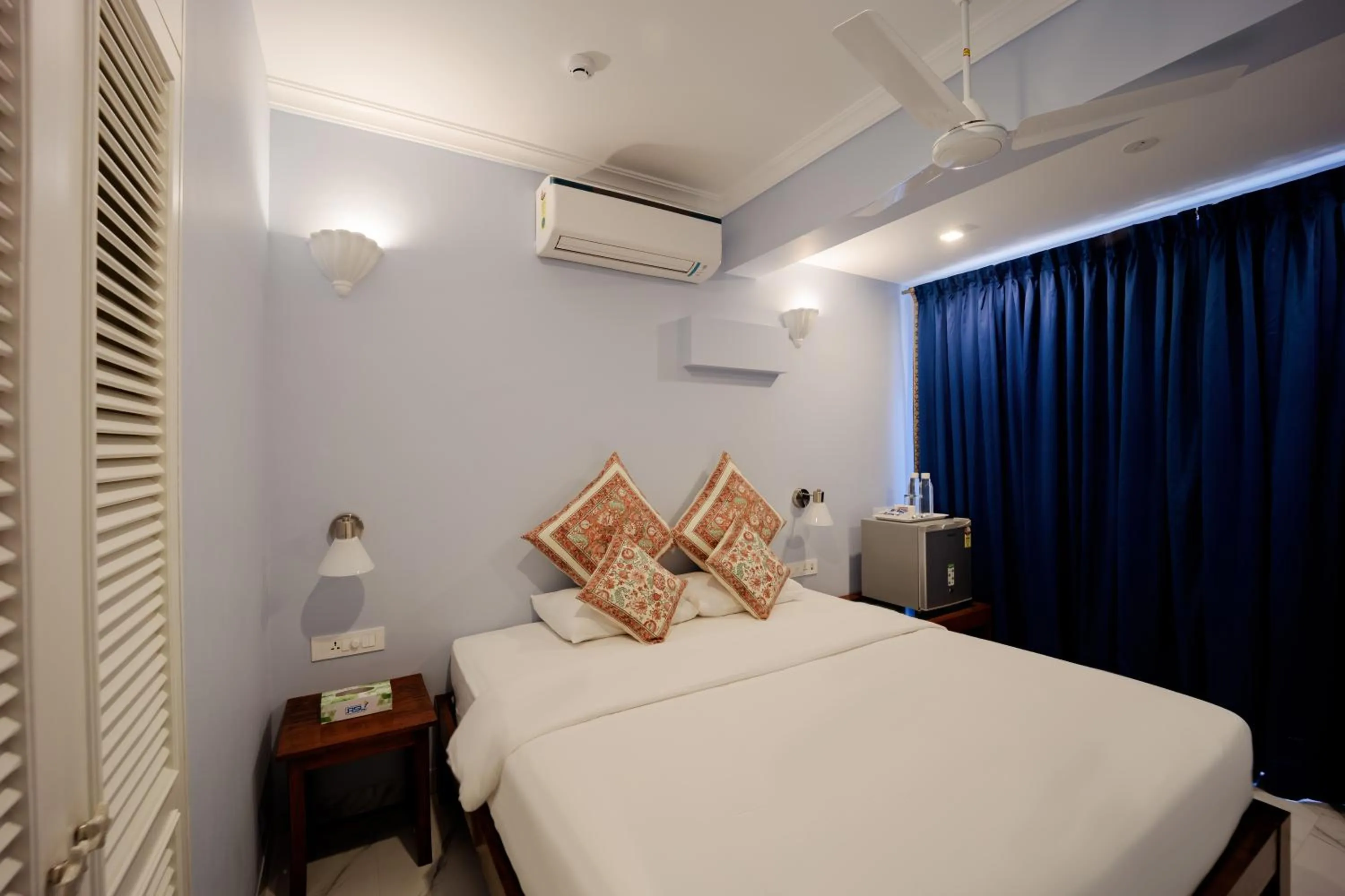 Photo of the whole room, Bed in Fiesta Beach Resort