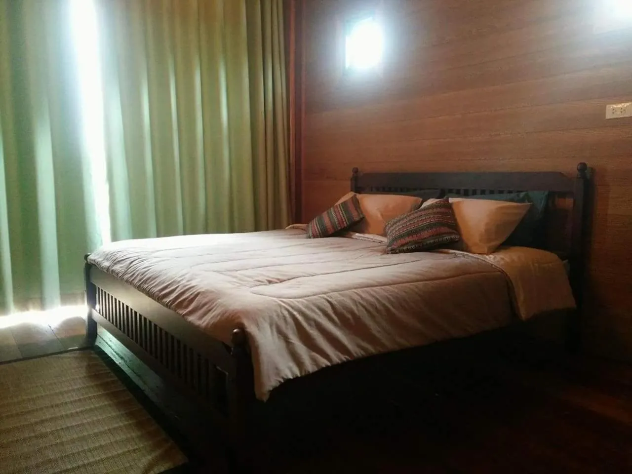 Bed in Calm at Bangphat