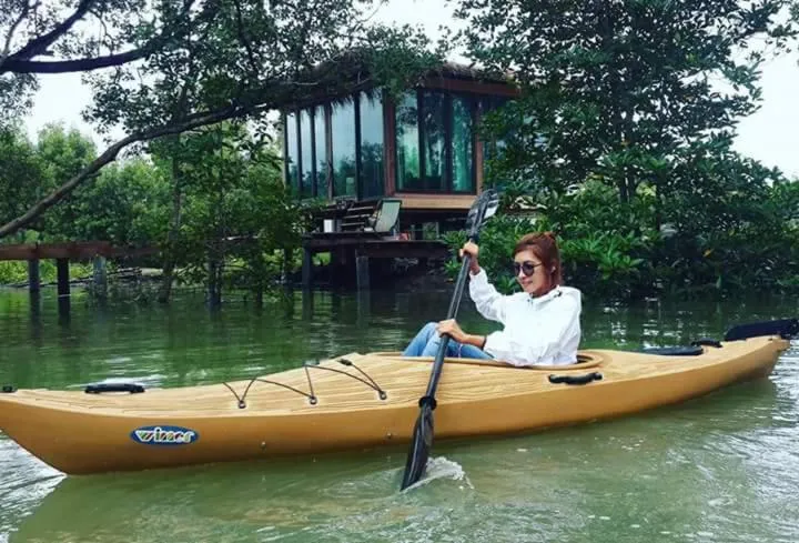 Canoeing in Calm at Bangphat