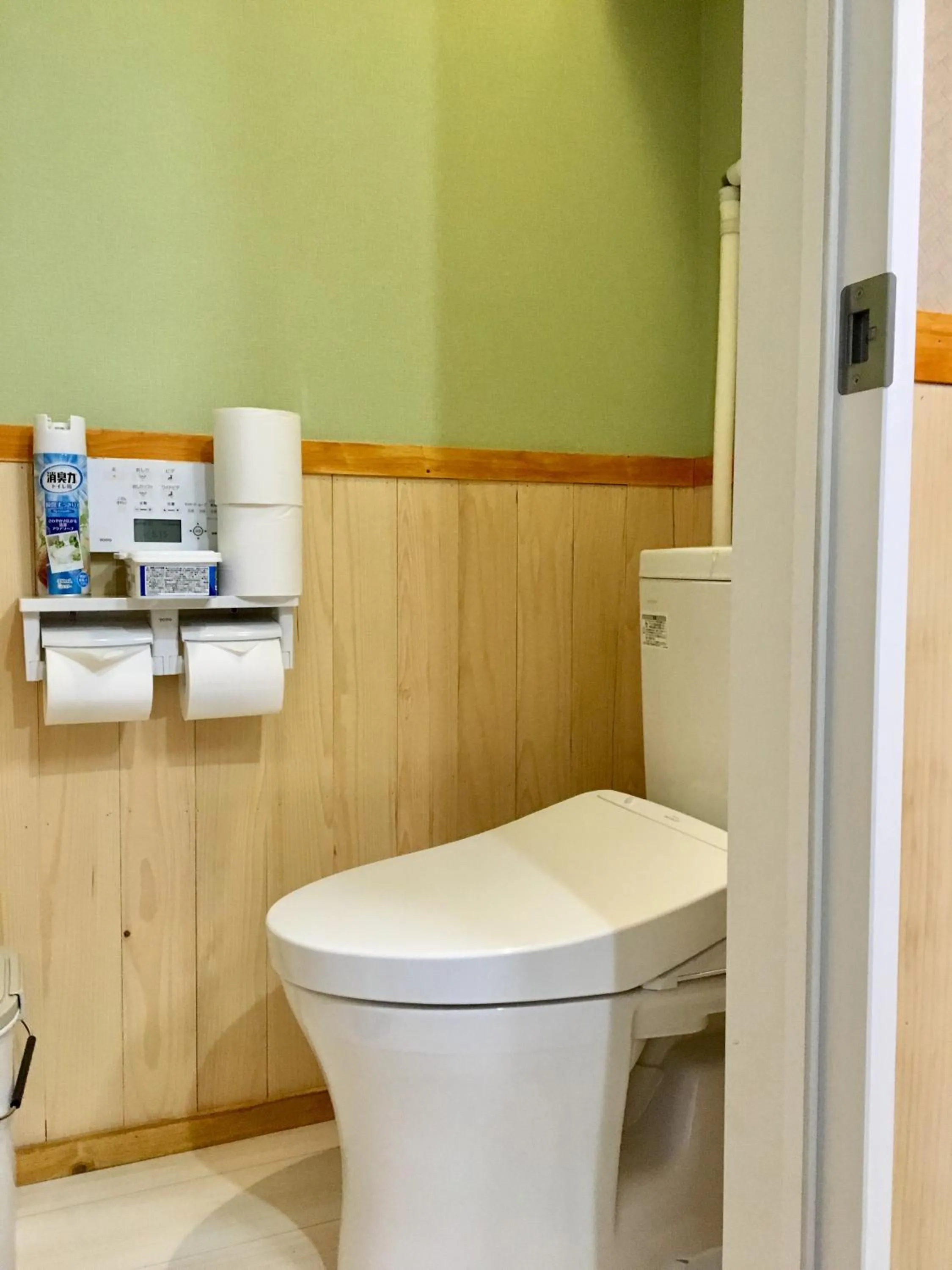 Toilet in Country Cottage Wakiaiai