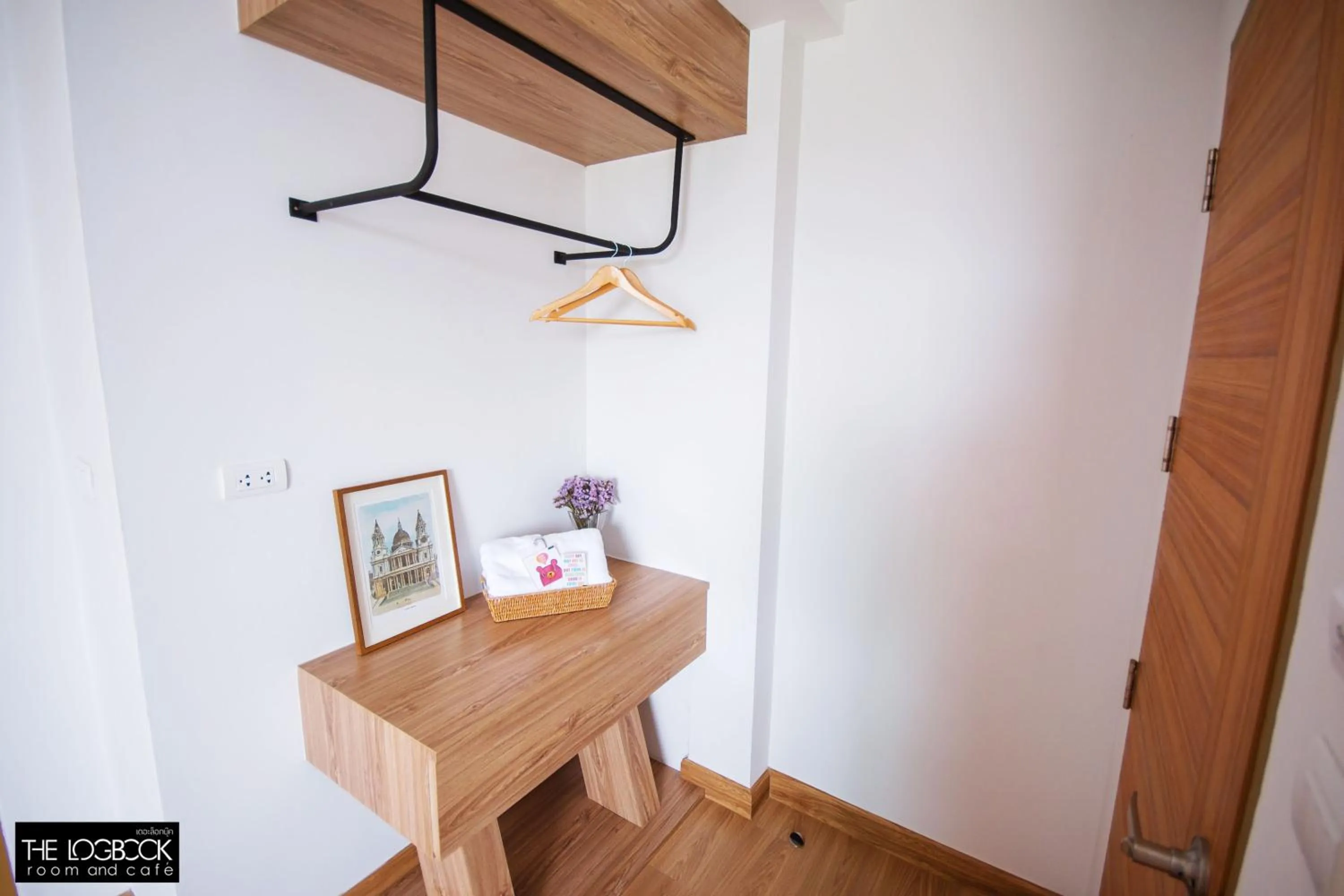 Decorative detail in The LogBook Room and Cafe'