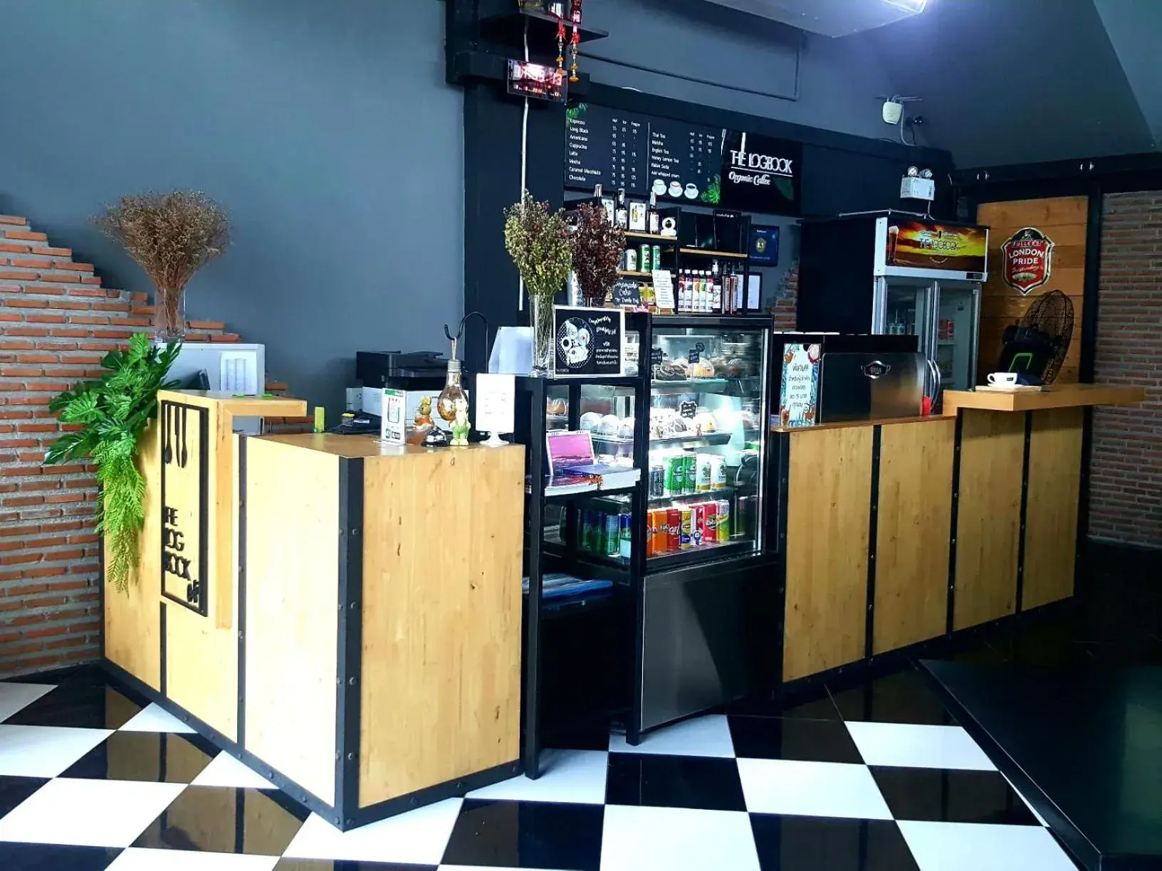 Lounge or bar in The LogBook Room and Cafe' Lounge or bar in The LogBook Room and Cafe'