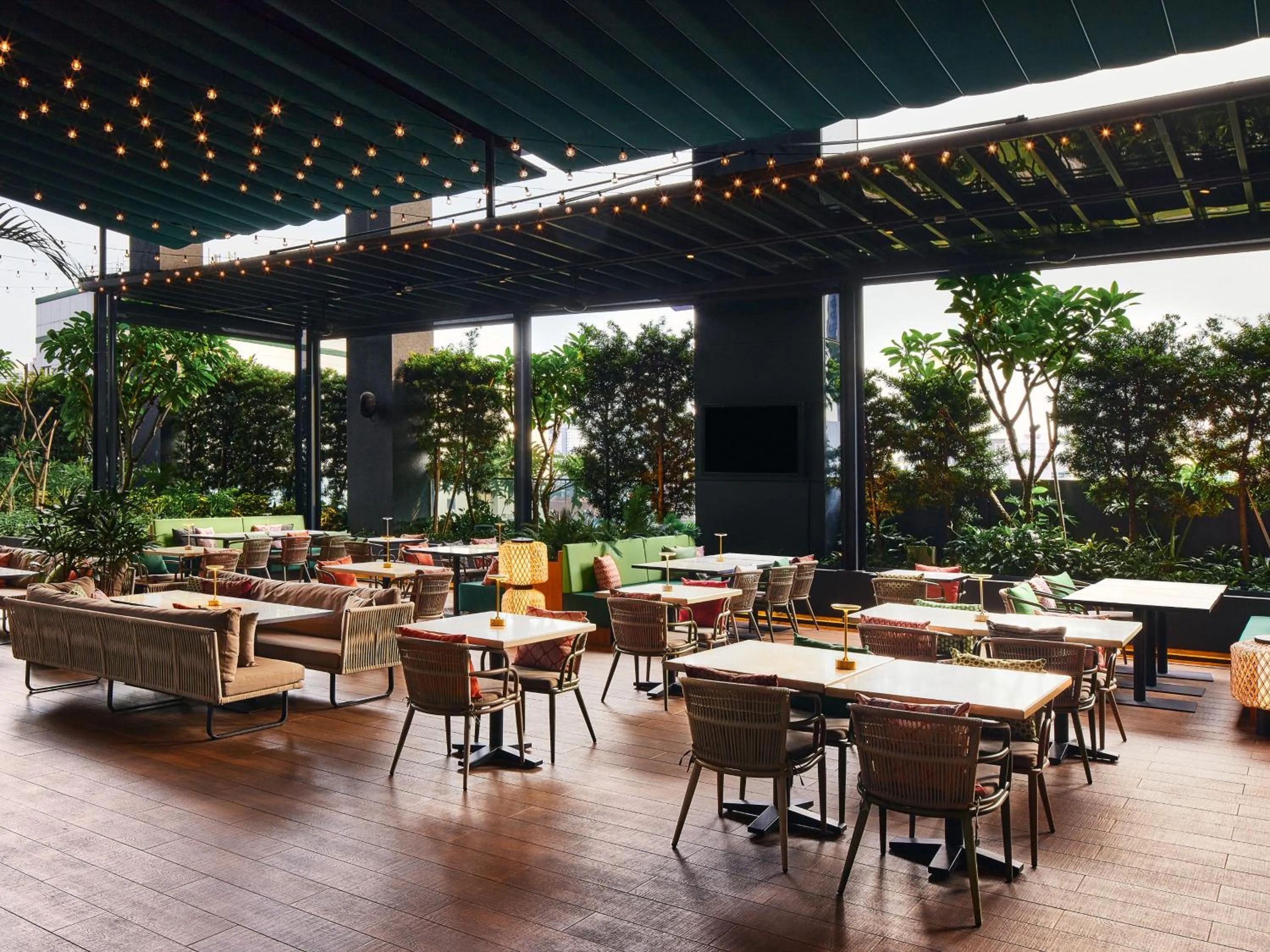 Restaurant/places to eat in Holiday Inn Singapore Little India by IHG